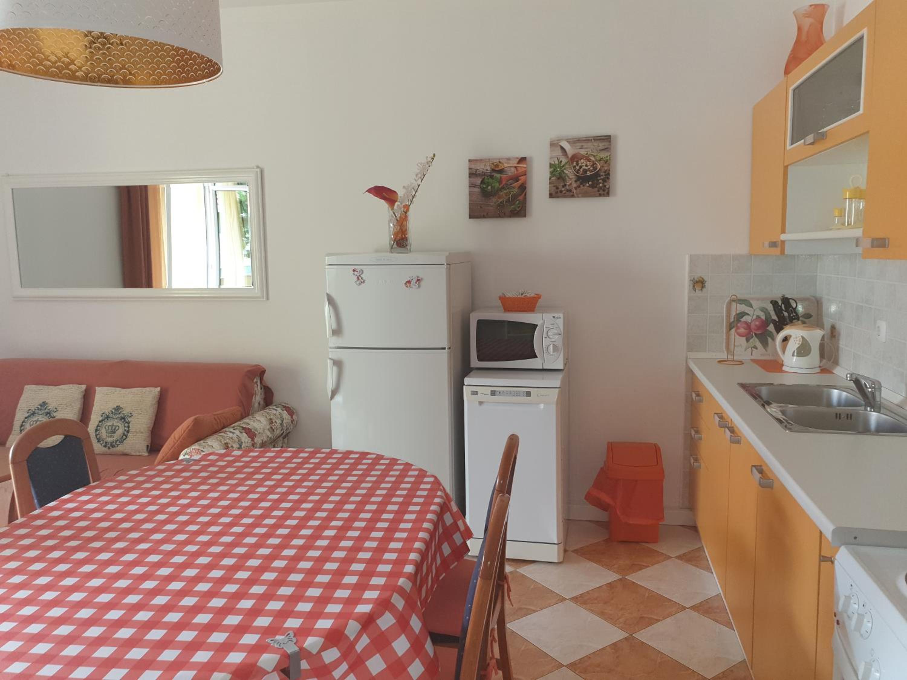 Two-Bedroom Apartment with Balcony - Photo 20