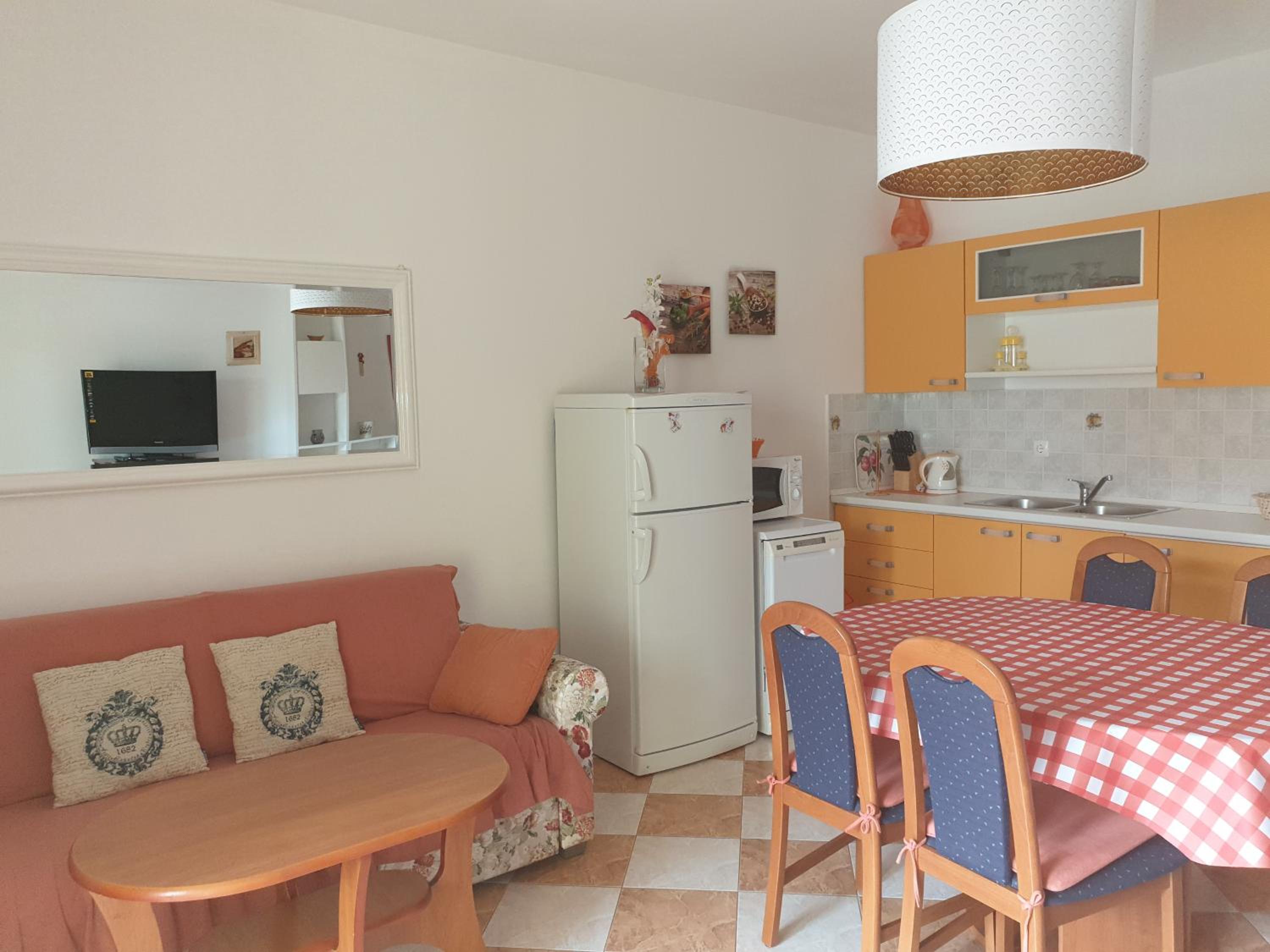 Two-Bedroom Apartment with Balcony - Photo 22