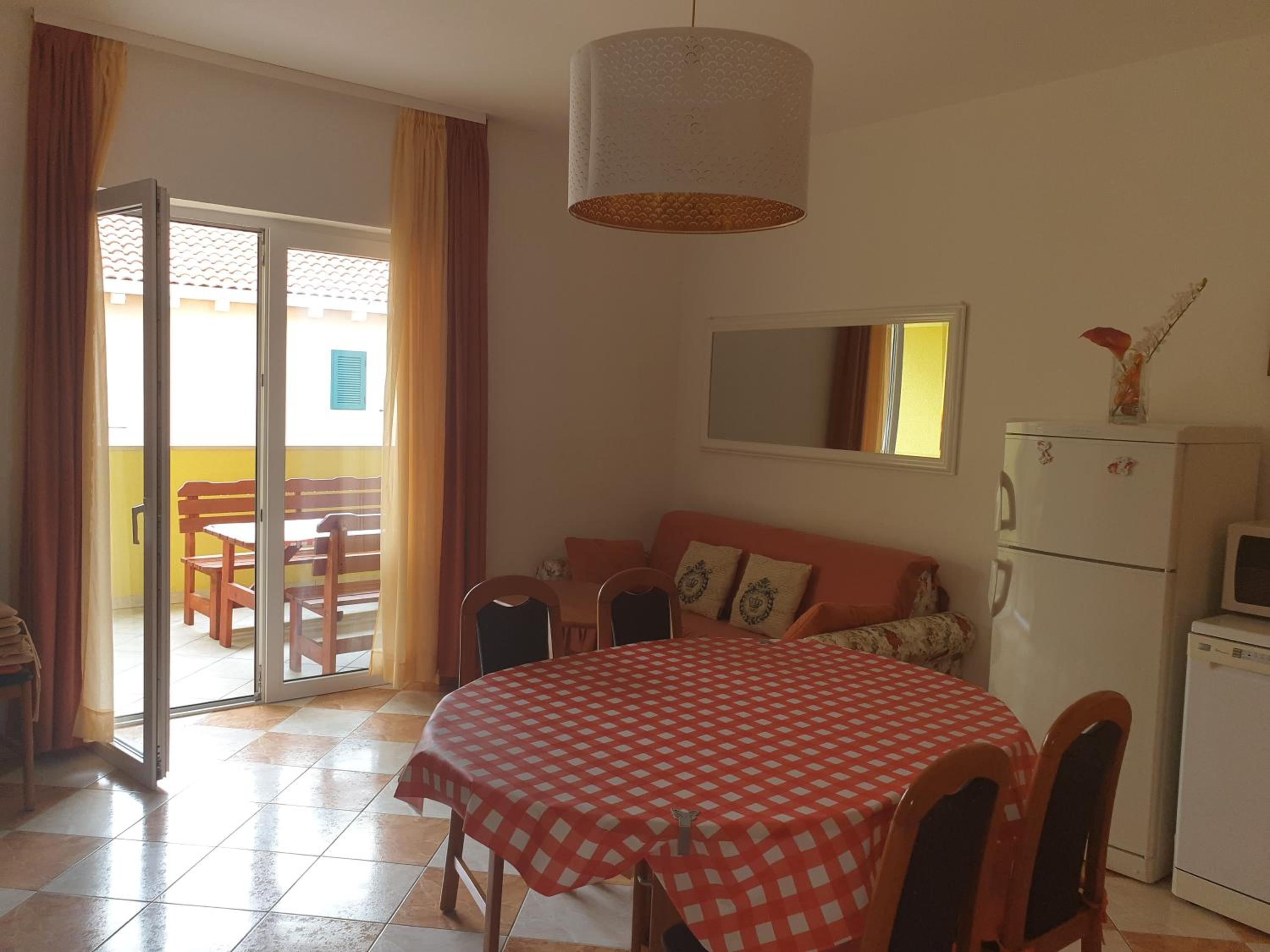 Two-Bedroom Apartment with Balcony - Photo 3