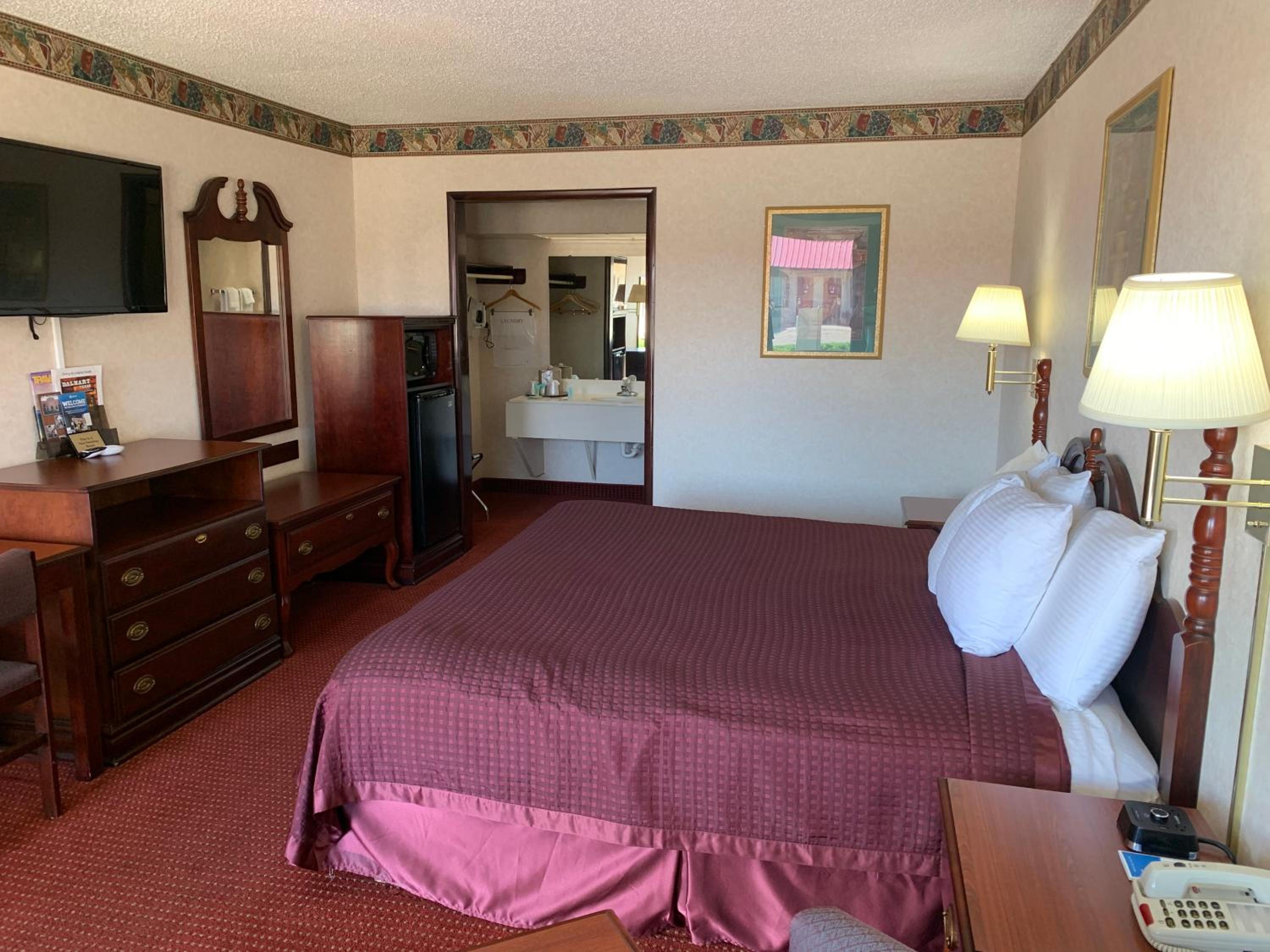 Deluxe King Room photo 1