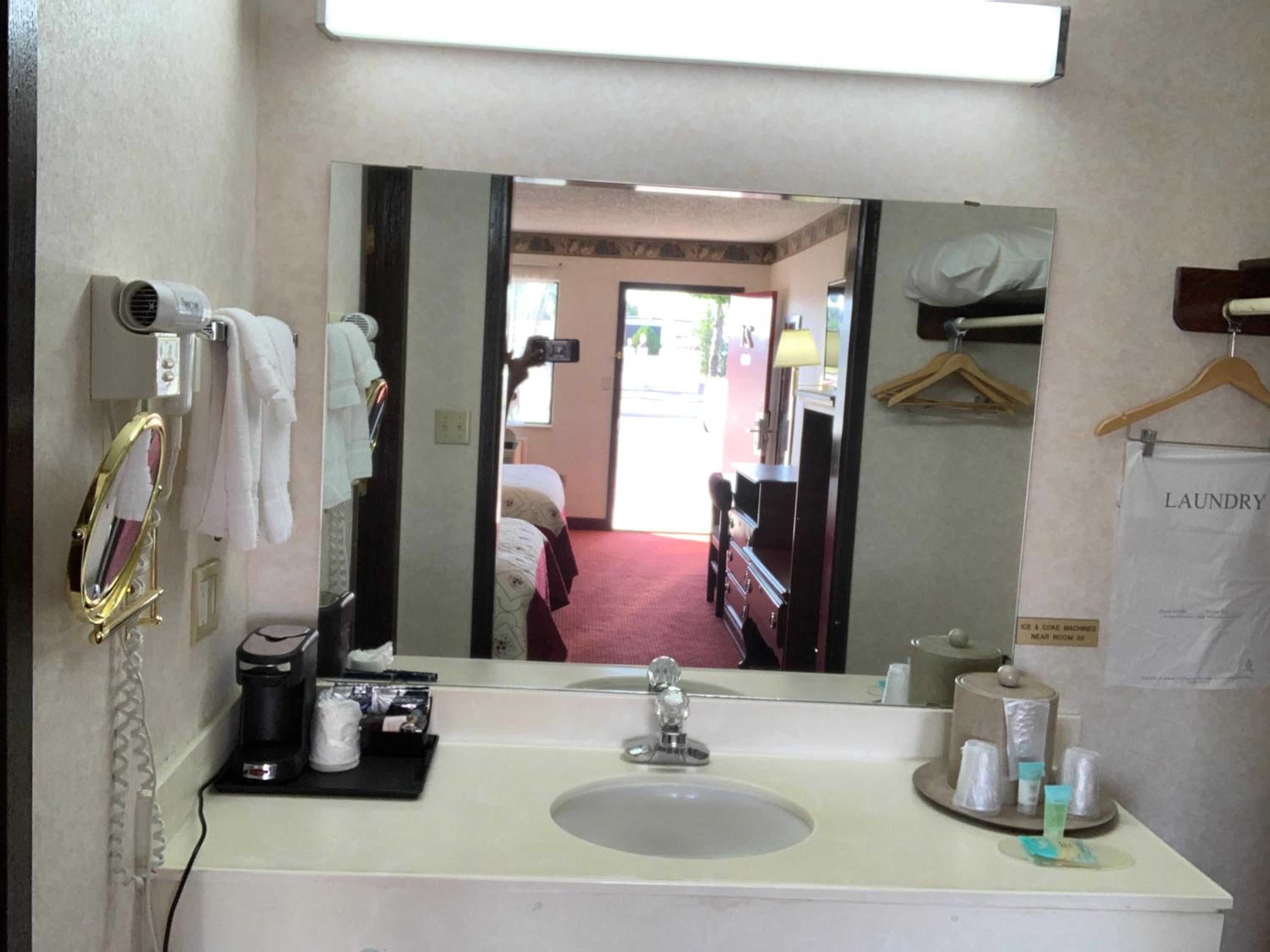 Deluxe King Room photo 2
