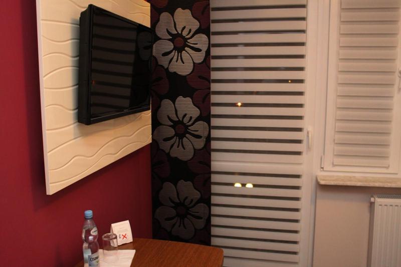 Twin Room - Photo 2