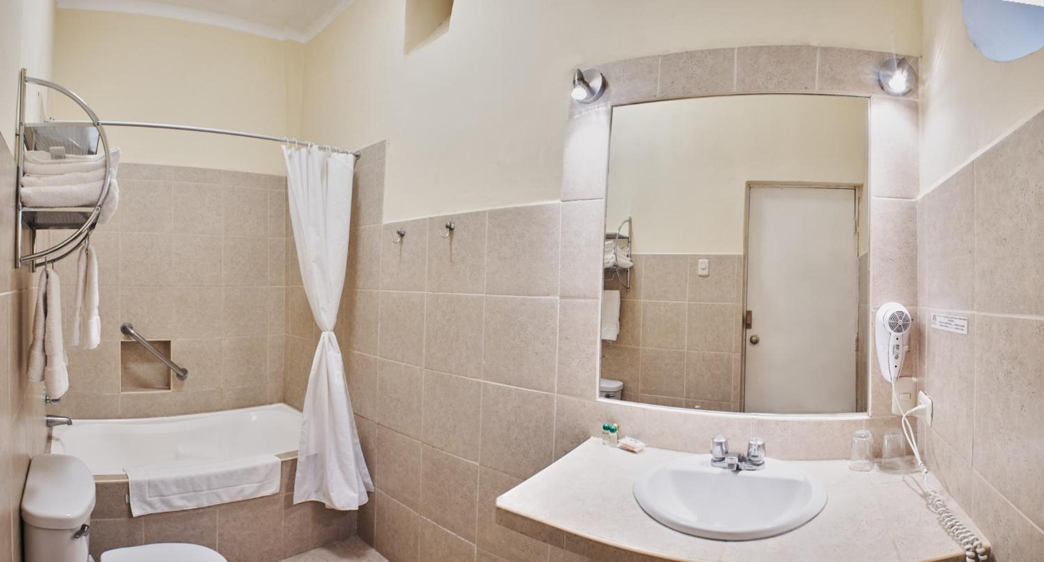 Deluxe Suite photo 3