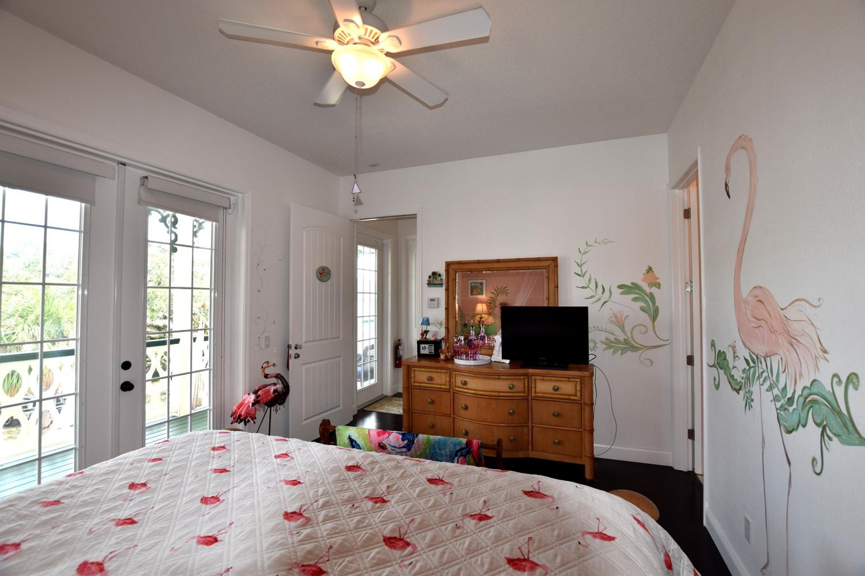 Flamingo King Room with Balcony photo 1