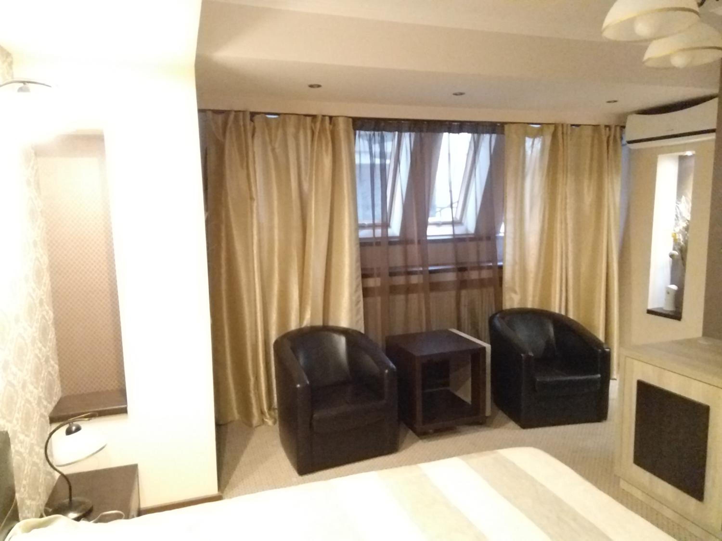 Double Room with Private Bathroom - Photo 7