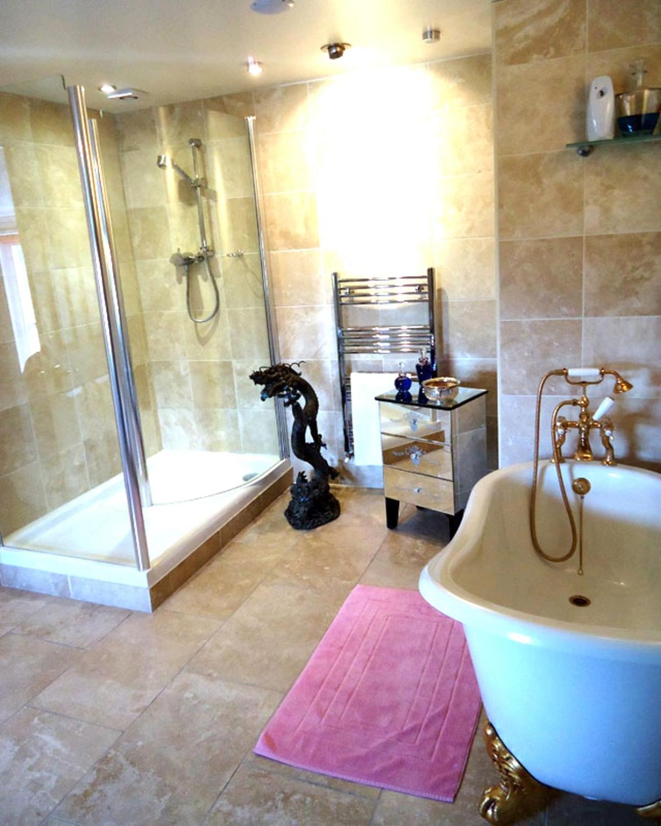 Superior King Suite - Photo 11