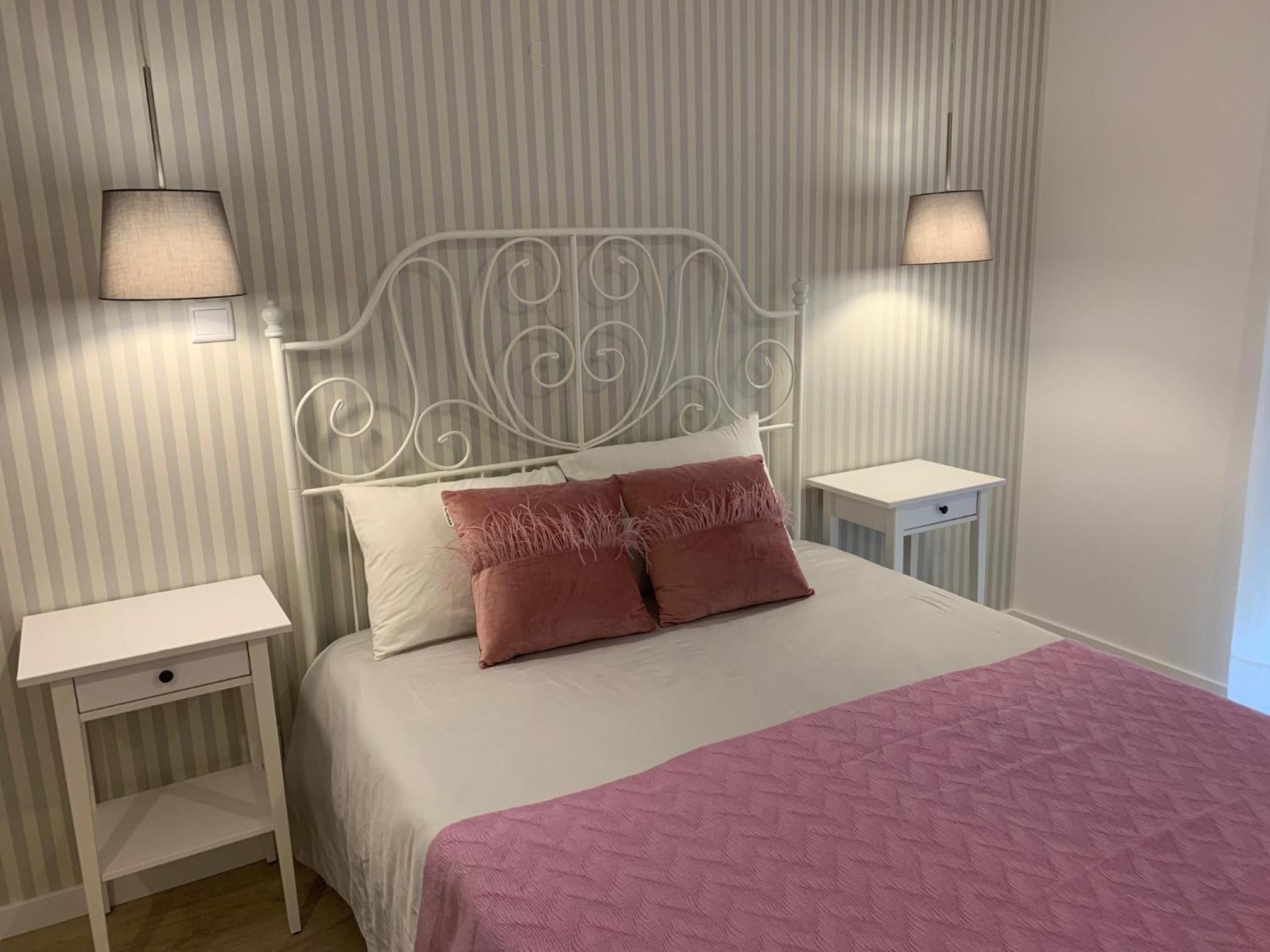 Superior One-Bedroom Apartment - Photo 10