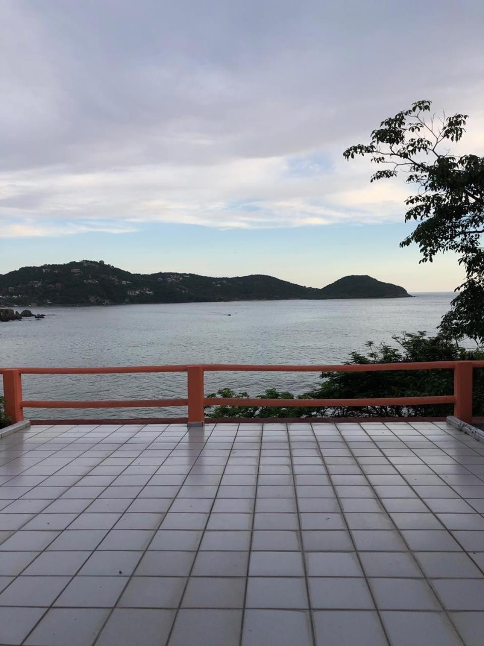 Apartment with Sea View photo 2