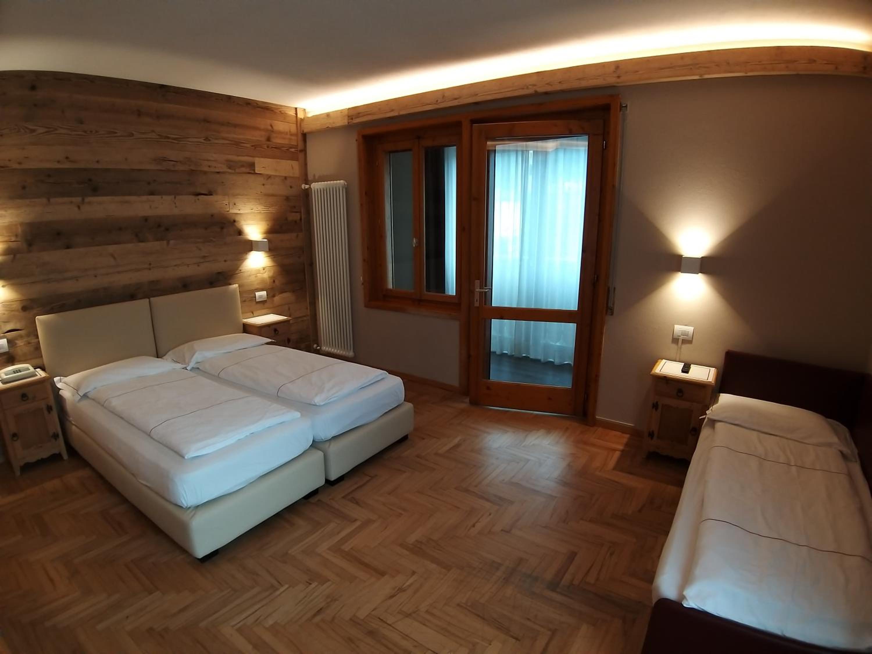 Family Room with Veranda photo 1