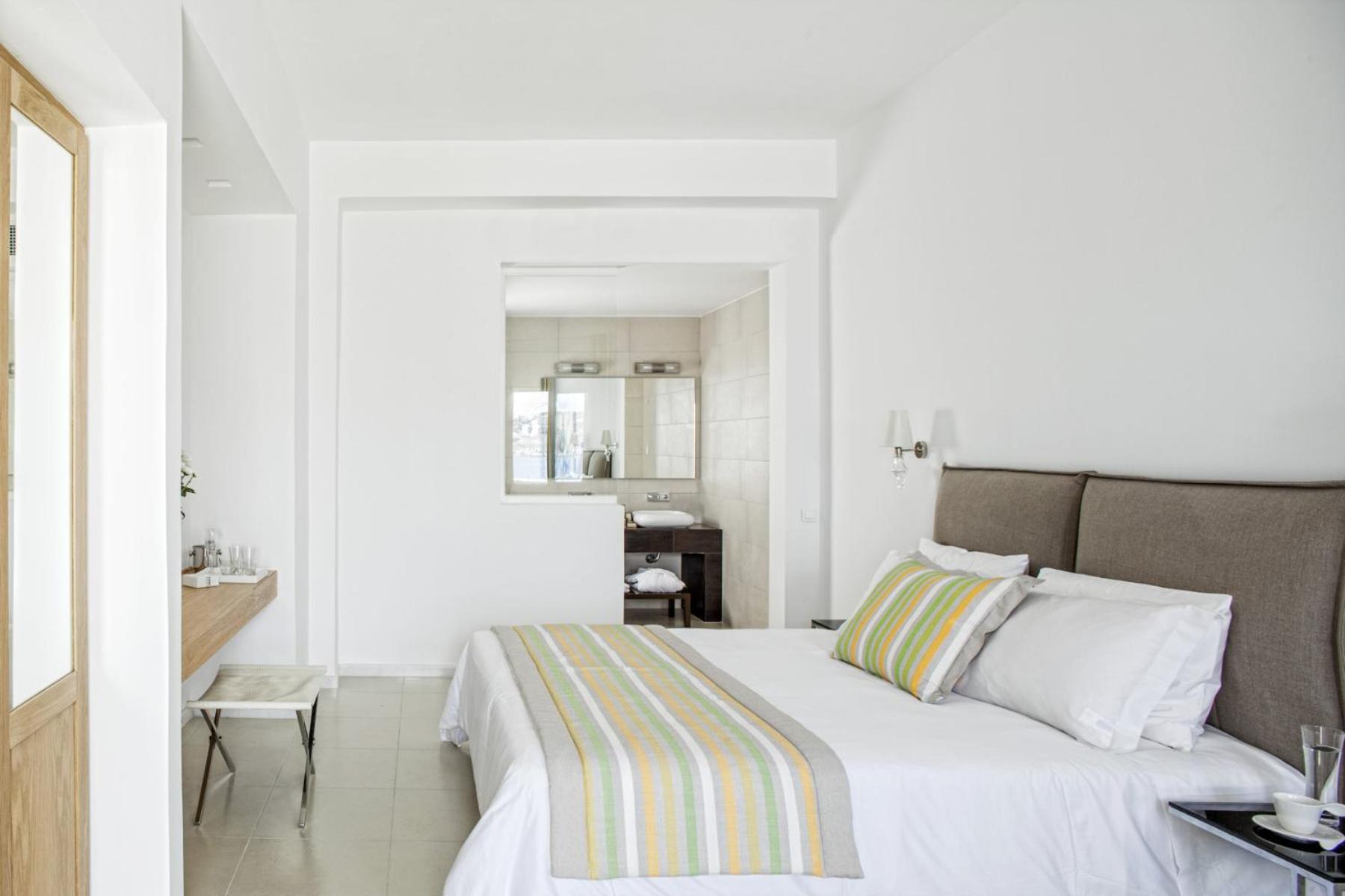 Suite with Sea View - Photo 2