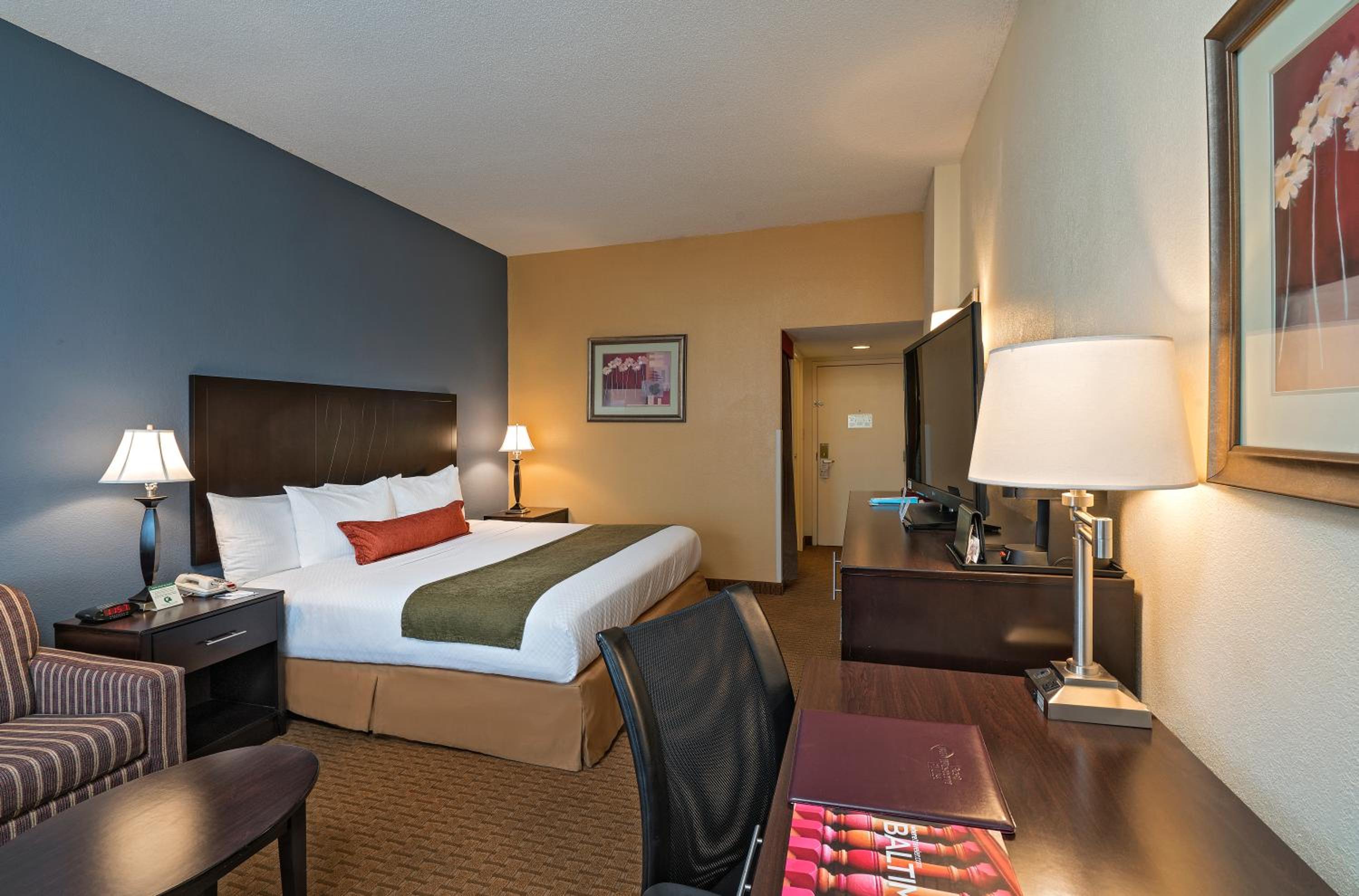 King Room - Non-Smoking - Photo 2