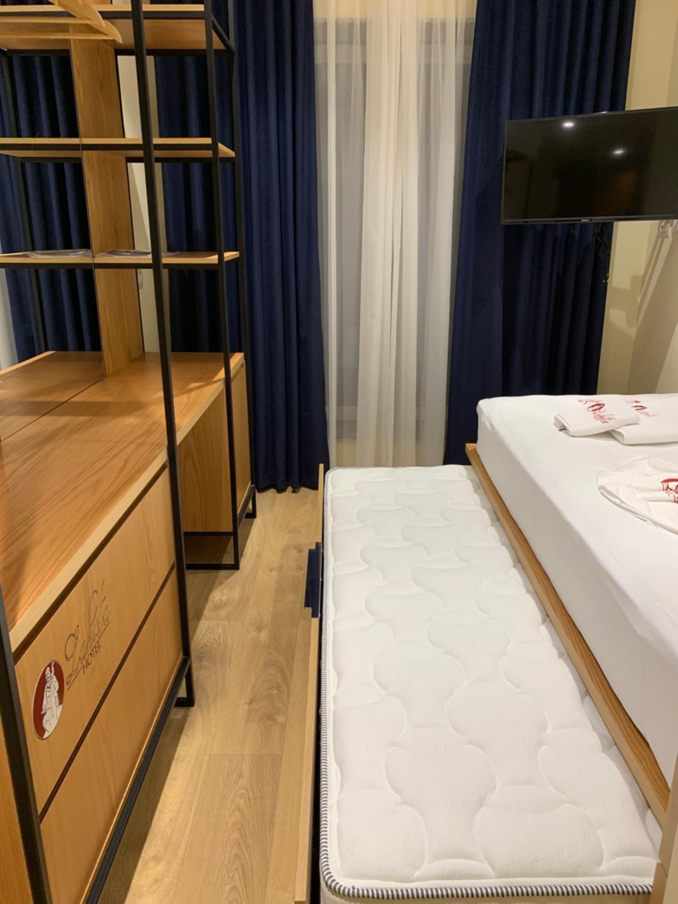 Single Room photo 2
