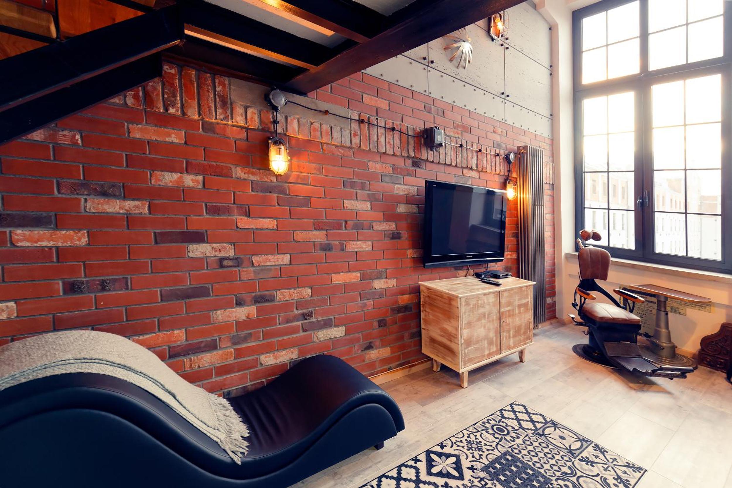 One-Bedroom Apartment - Photo 13