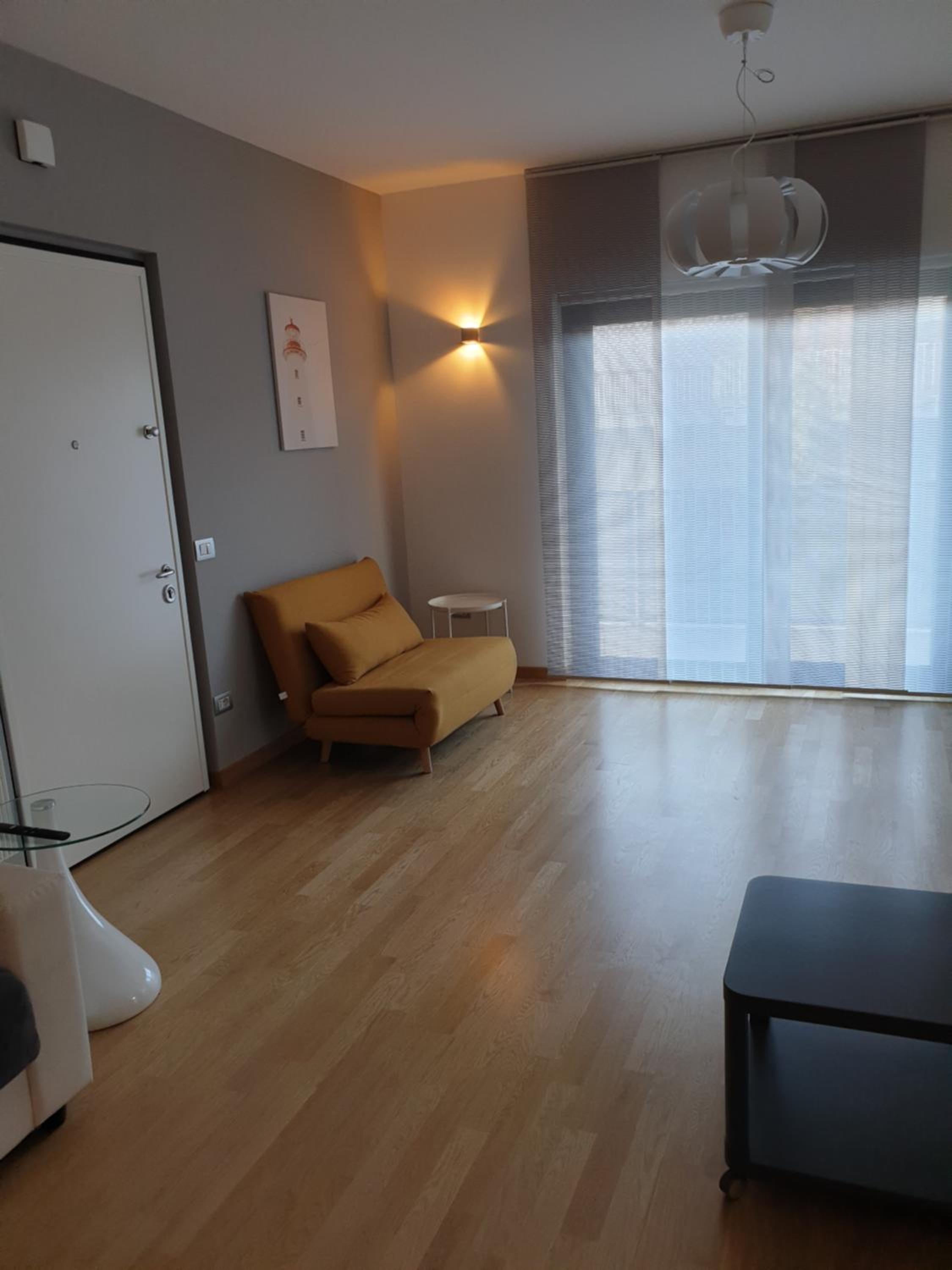 One-Bedroom Apartment - Photo 1