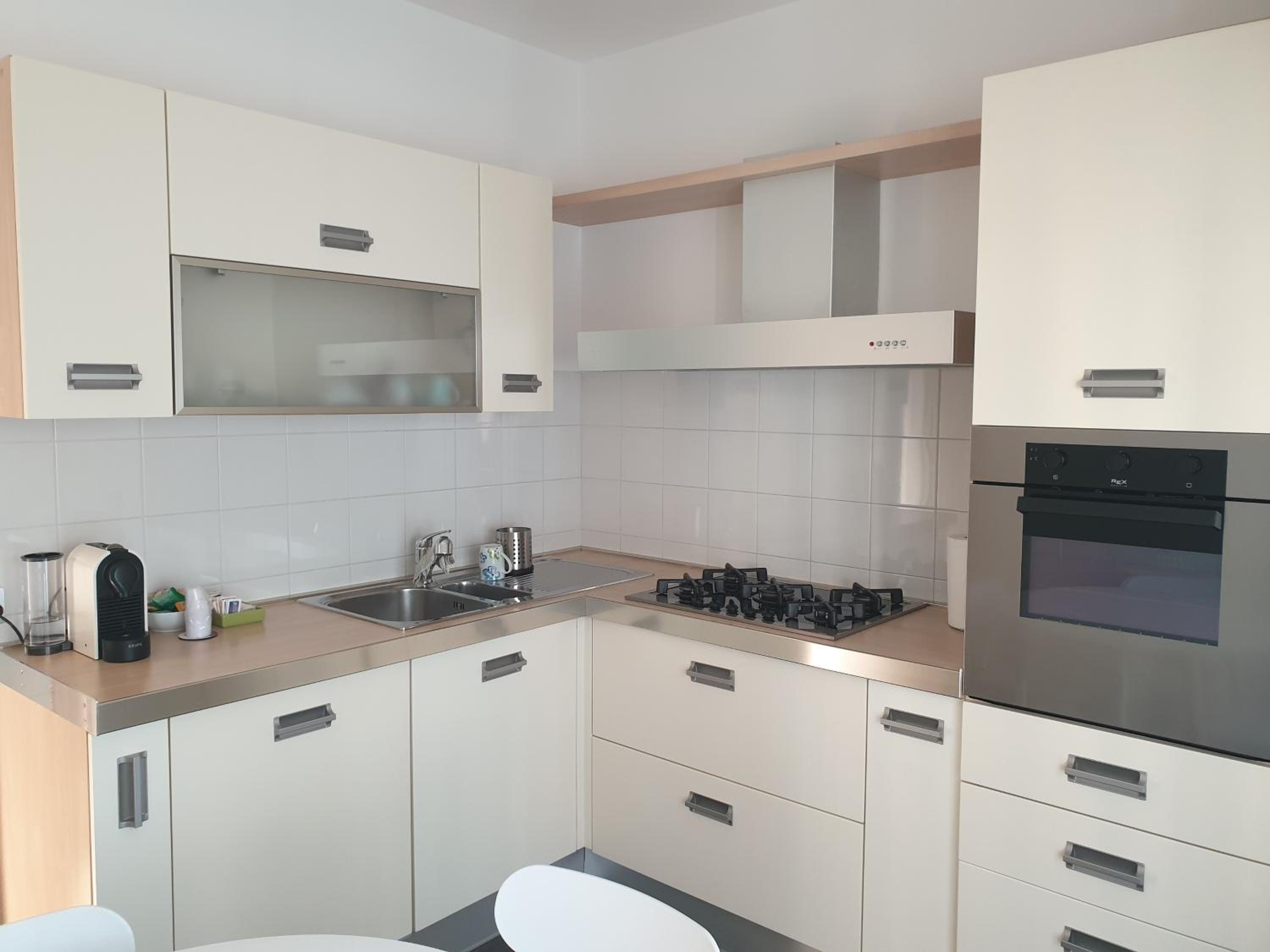 One-Bedroom Apartment - Photo 6