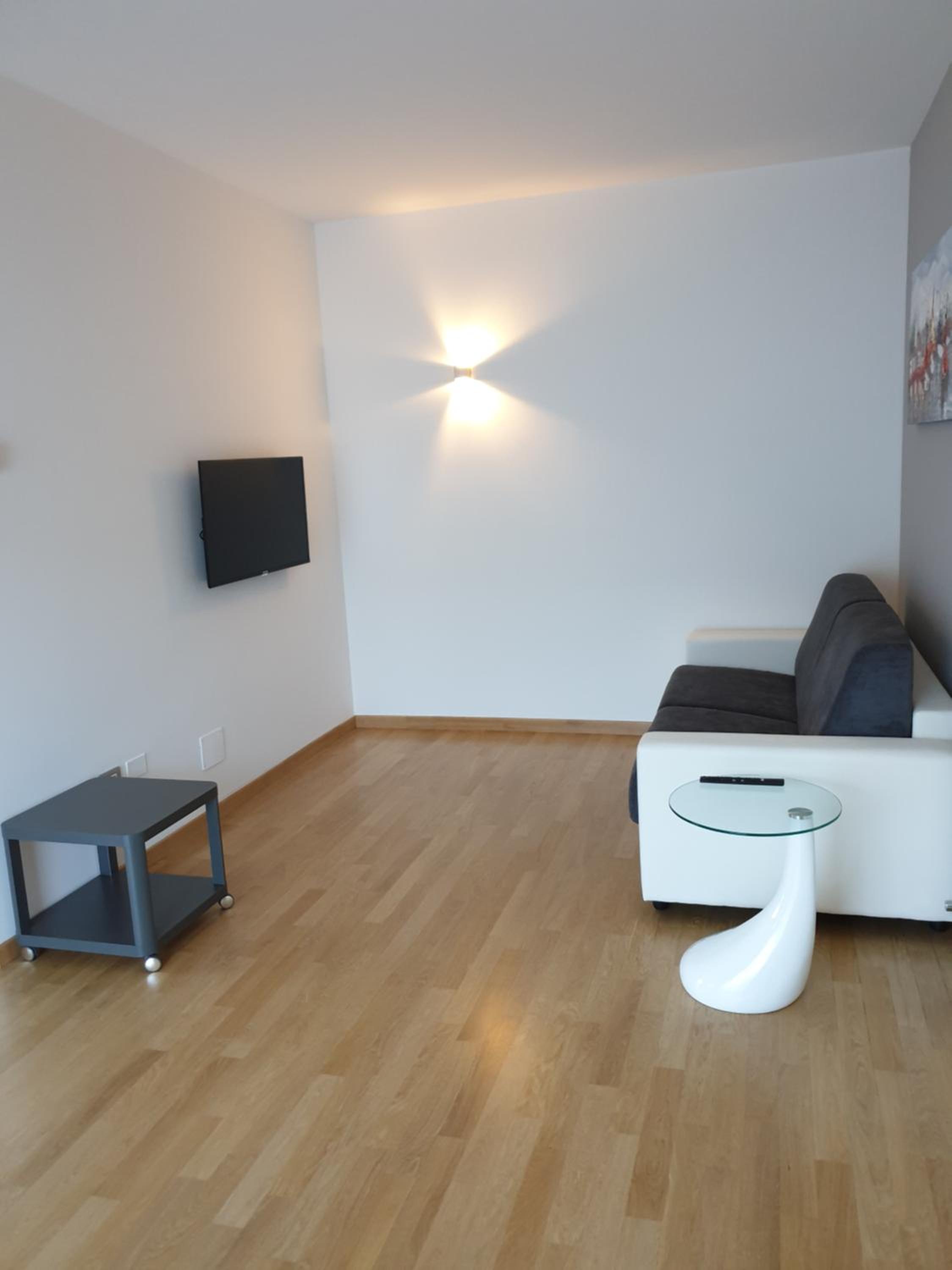 One-Bedroom Apartment - Photo 10