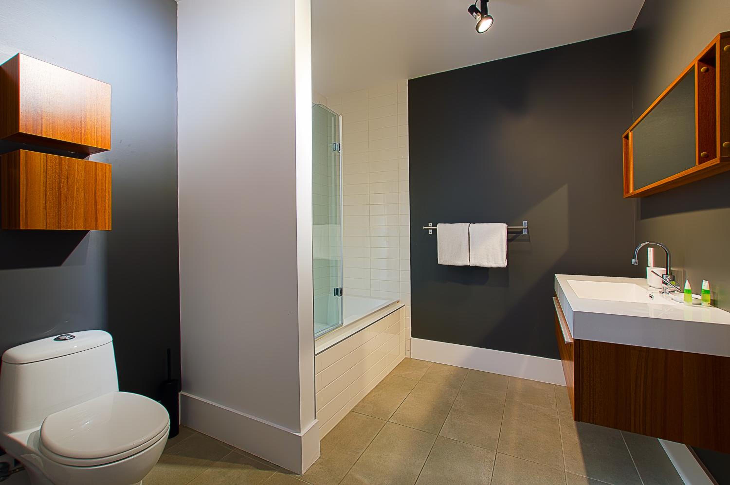 Two-Bedroom Apartment 201 thumbnail 5