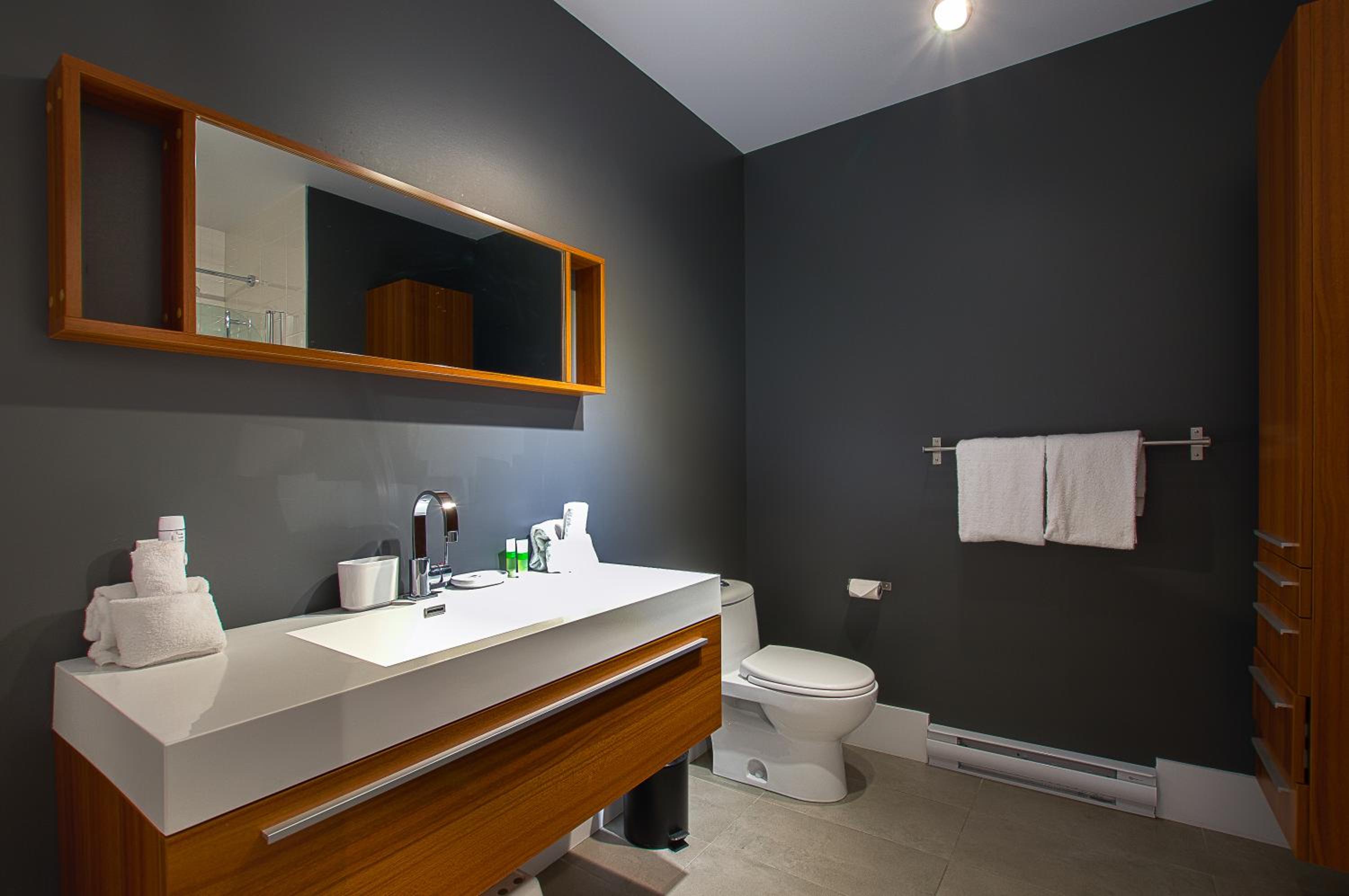 Two-Bedroom Loft 202 thumbnail 6