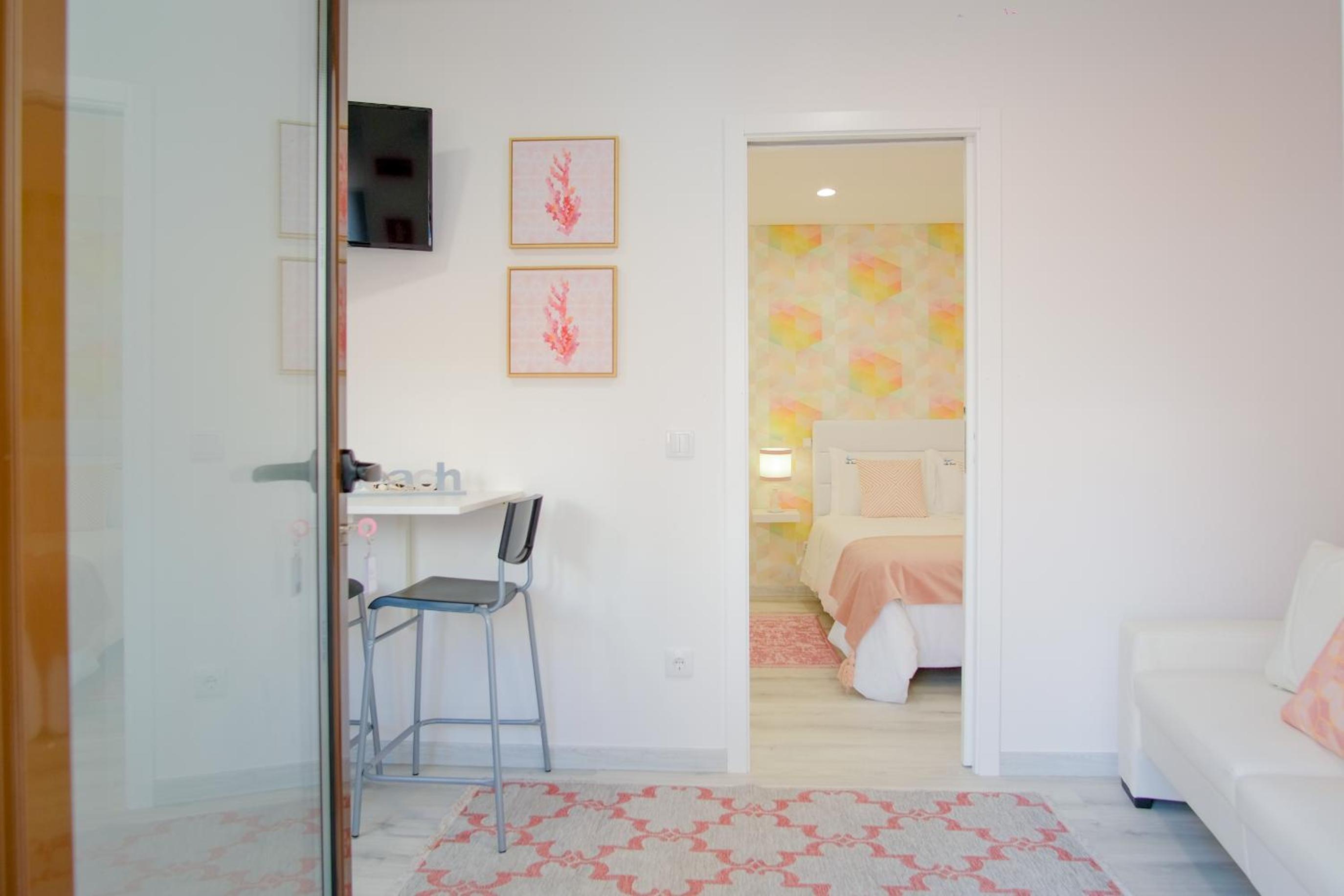 One-Bedroom Apartment - Photo 12
