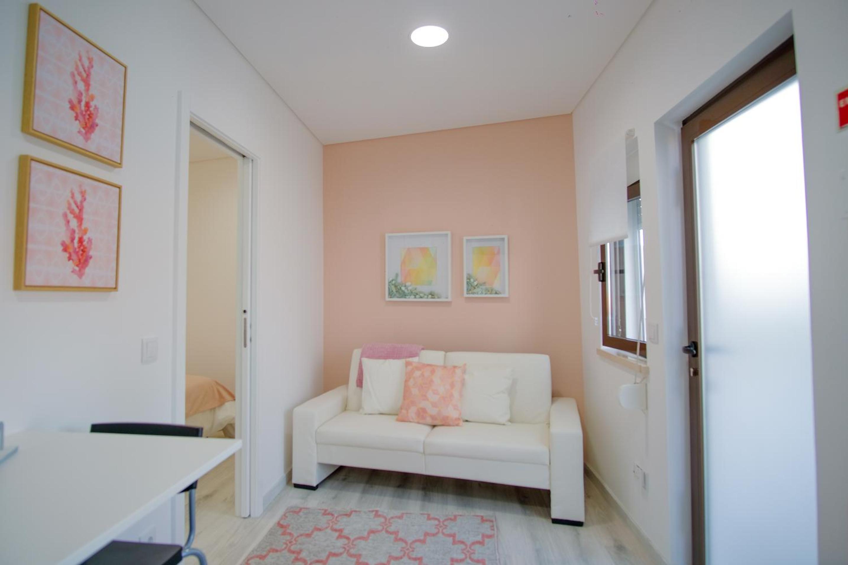 One-Bedroom Apartment - Photo 17