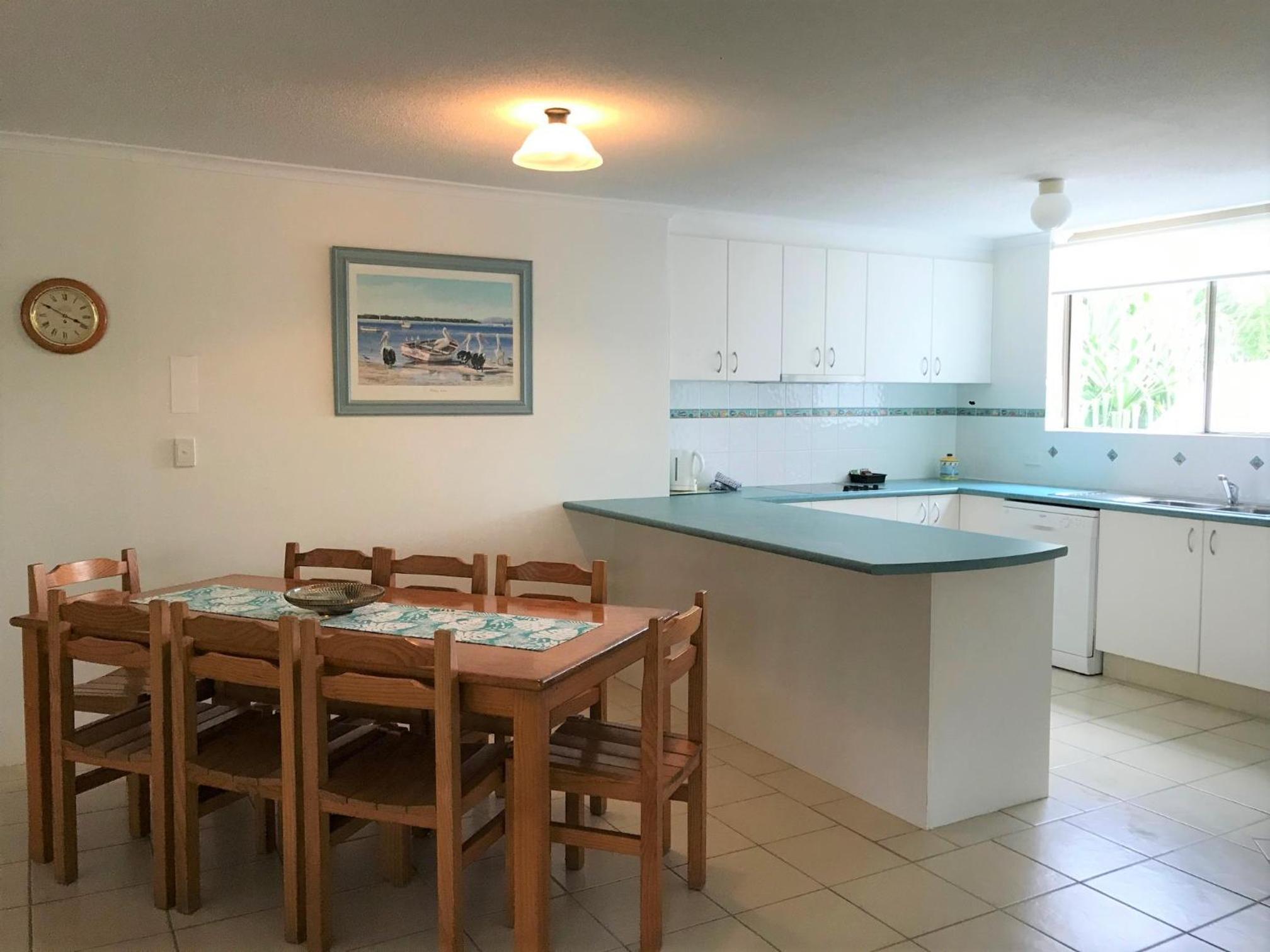 Two-Bedroom Apartment with Garden View - Non Smoking - Photo 4