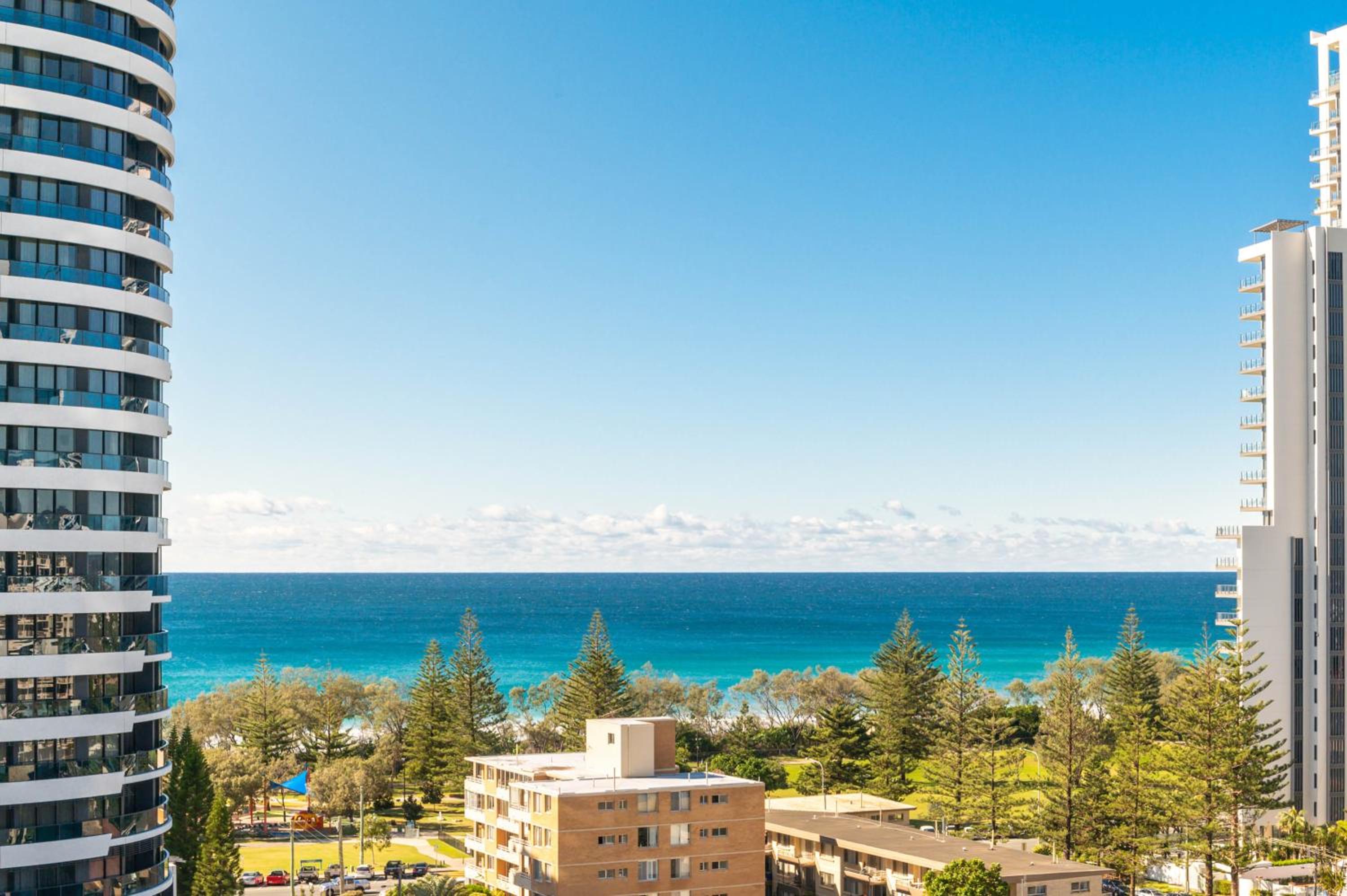 One-Bedroom Apartment With Ocean View - Weekly Housekeeping thumbnail 5