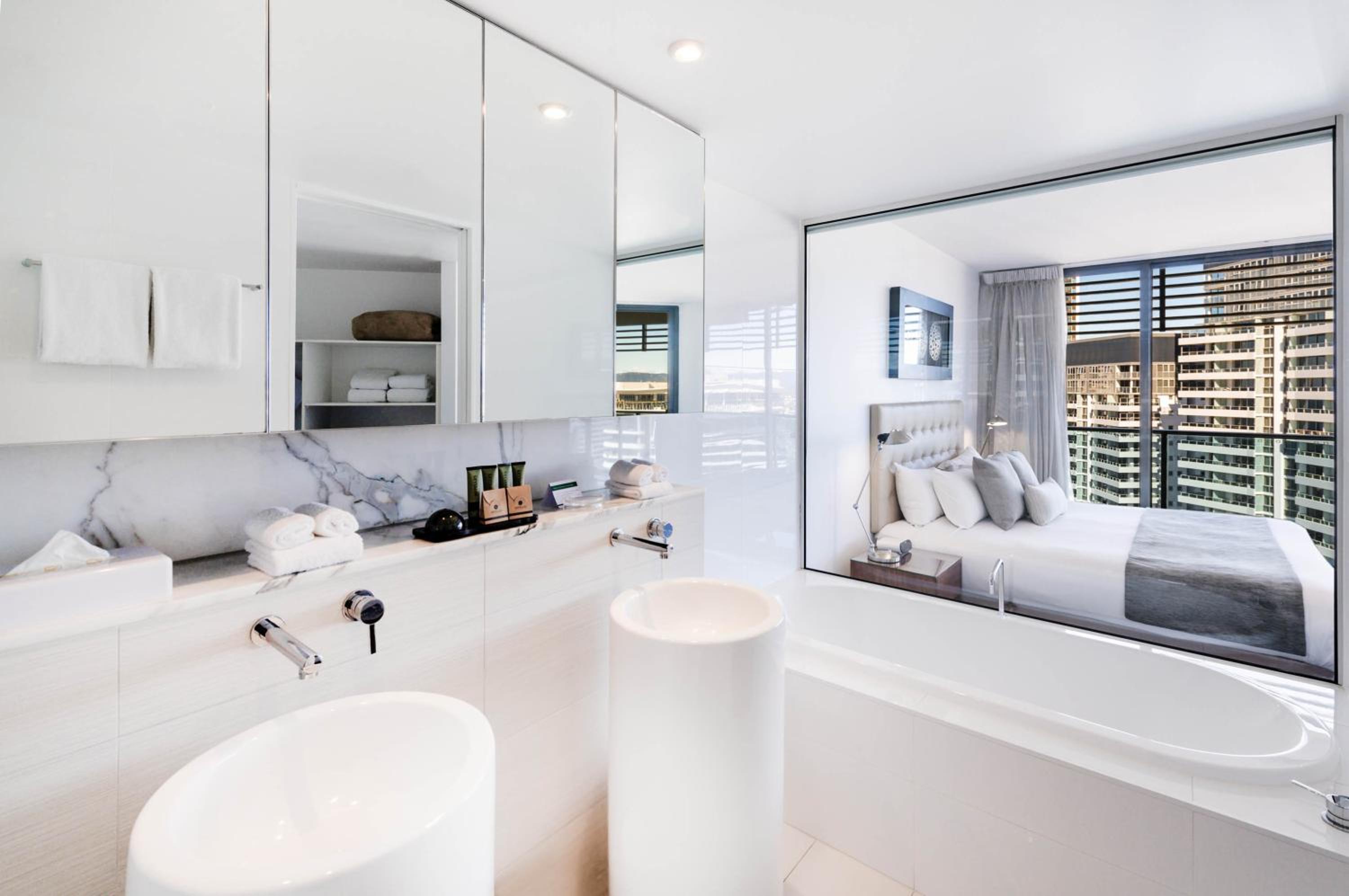One-Bedroom Apartment With Ocean View thumbnail 5