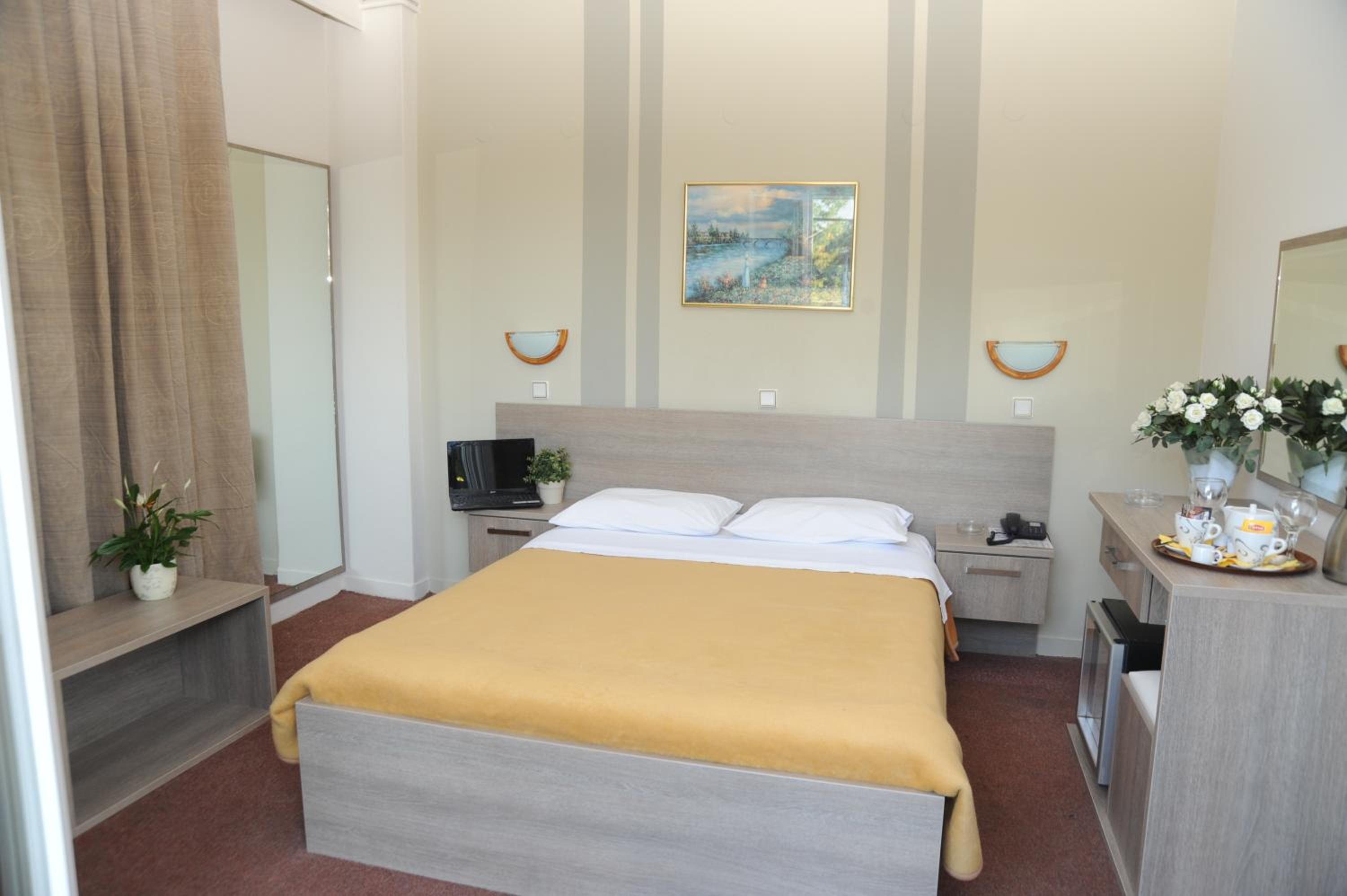 Double or Twin Room - Photo 1