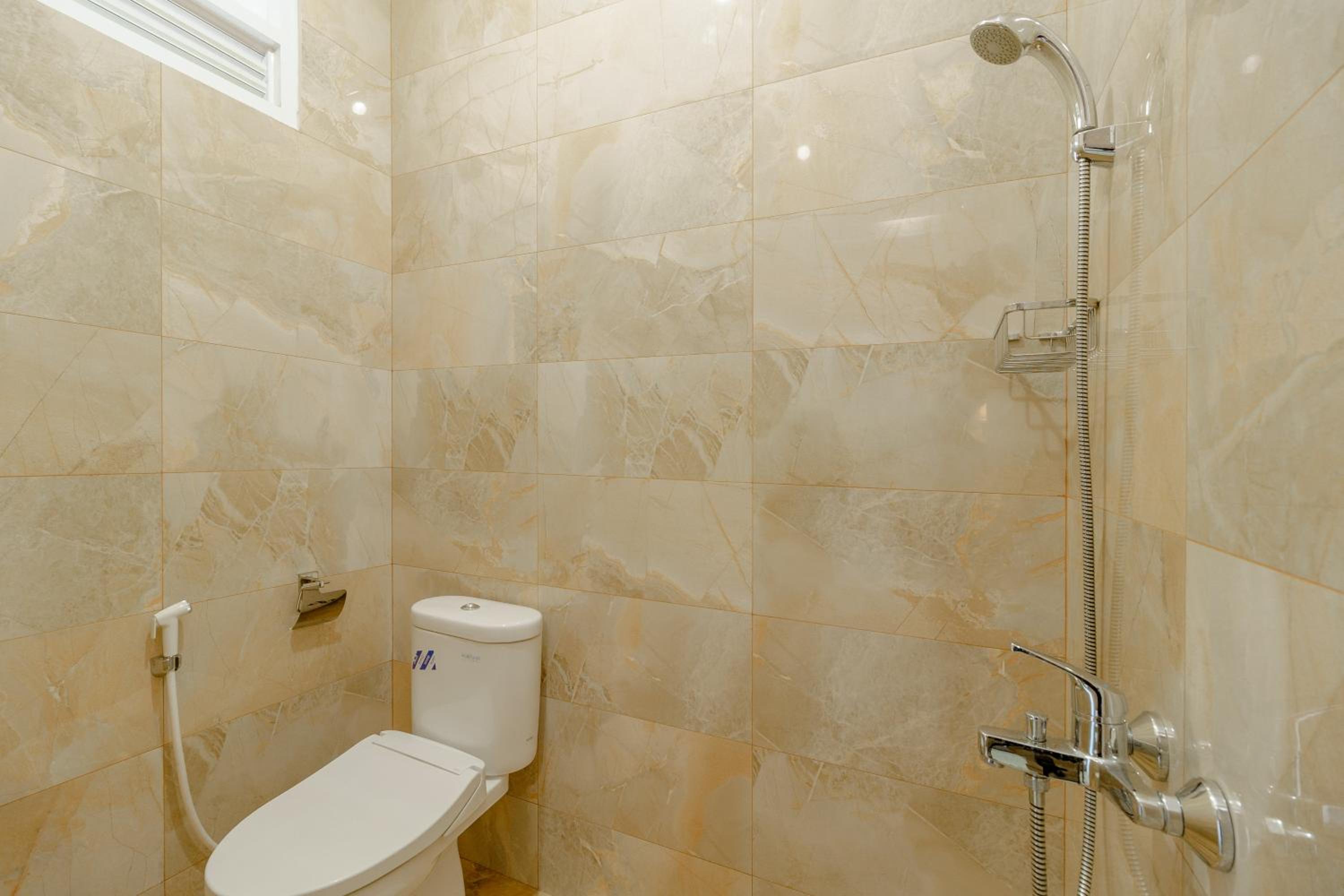 Deluxe Room - Photo 9