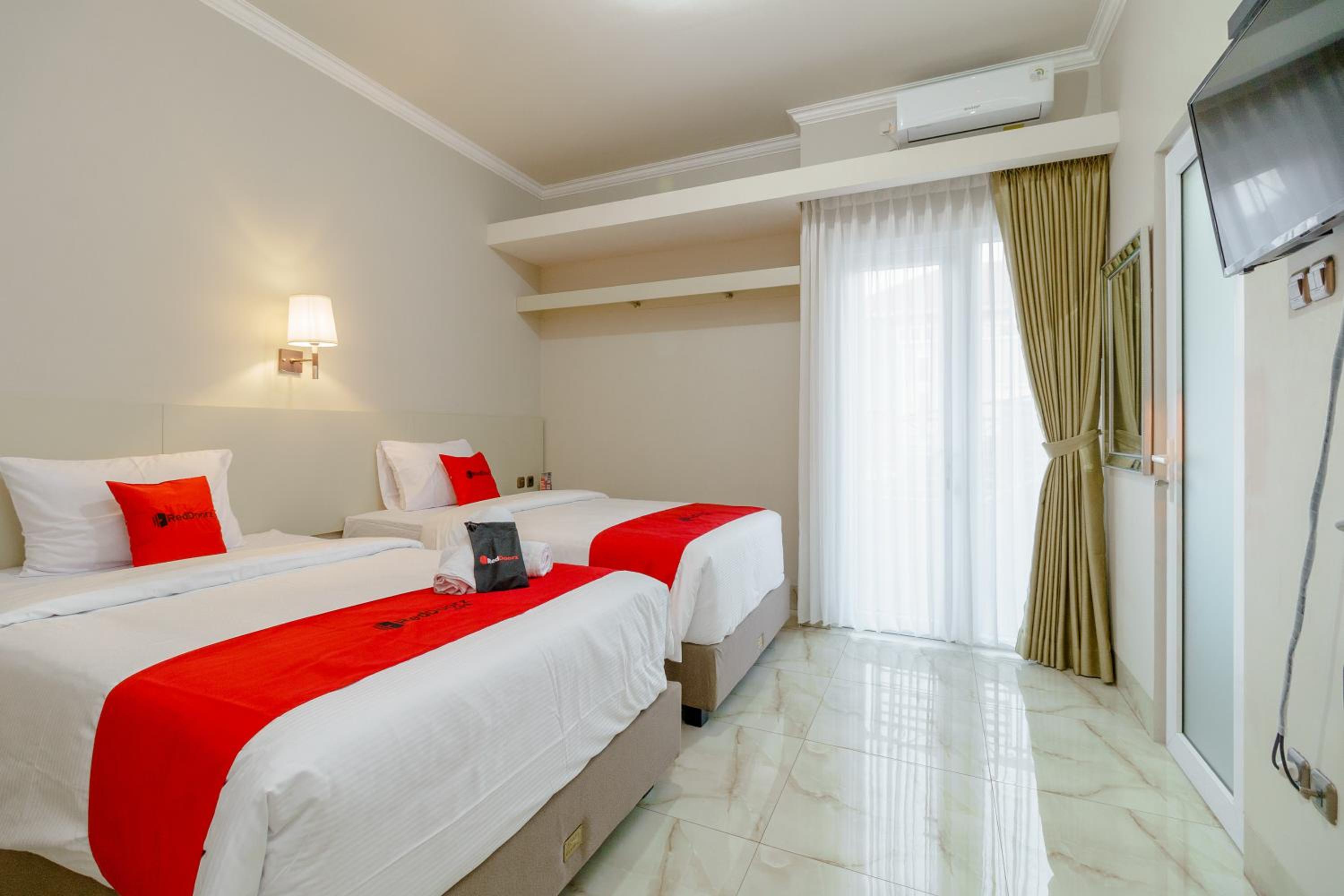 Twin Room - Photo 2