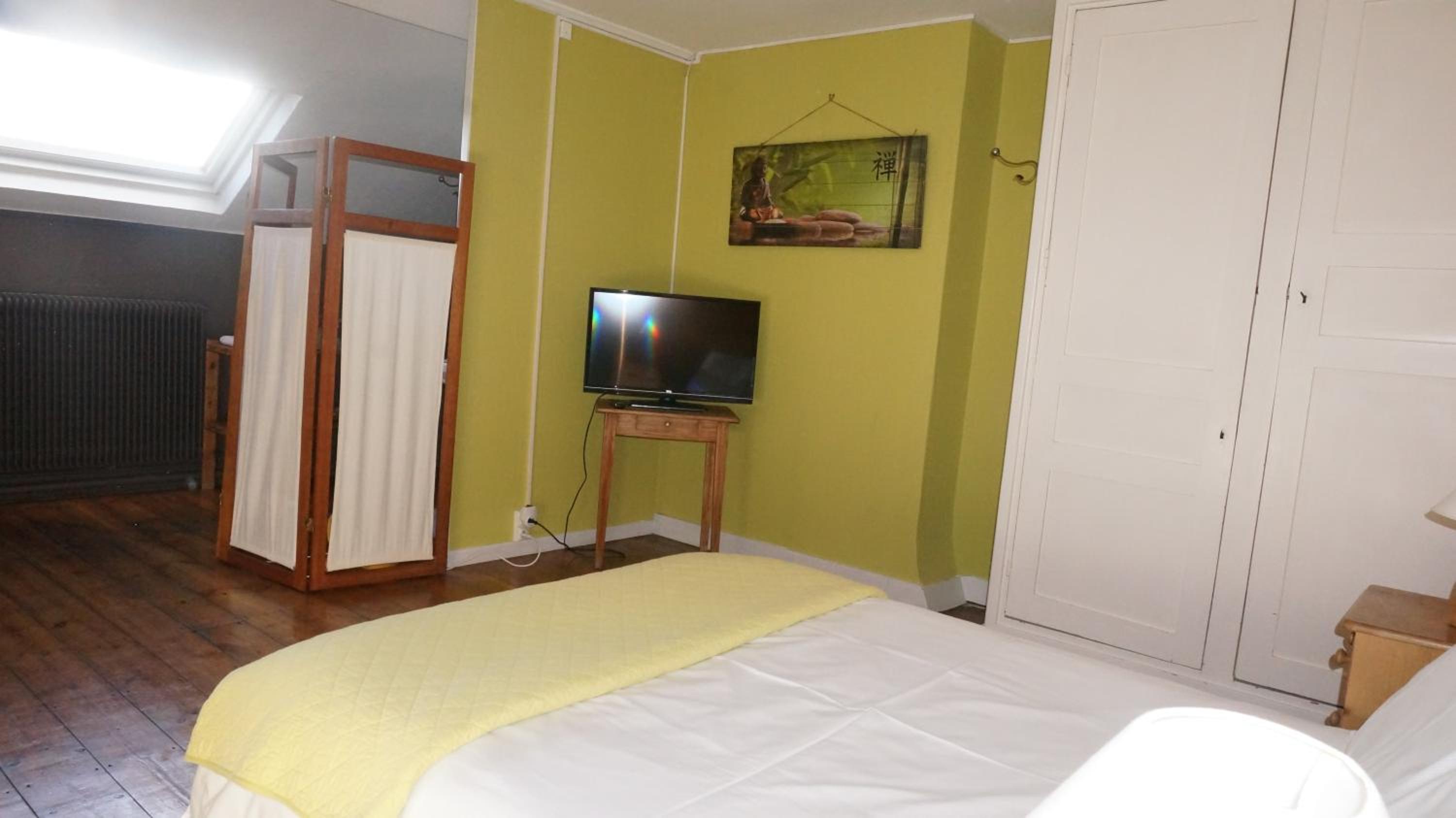 Budget Double Room - Photo 6