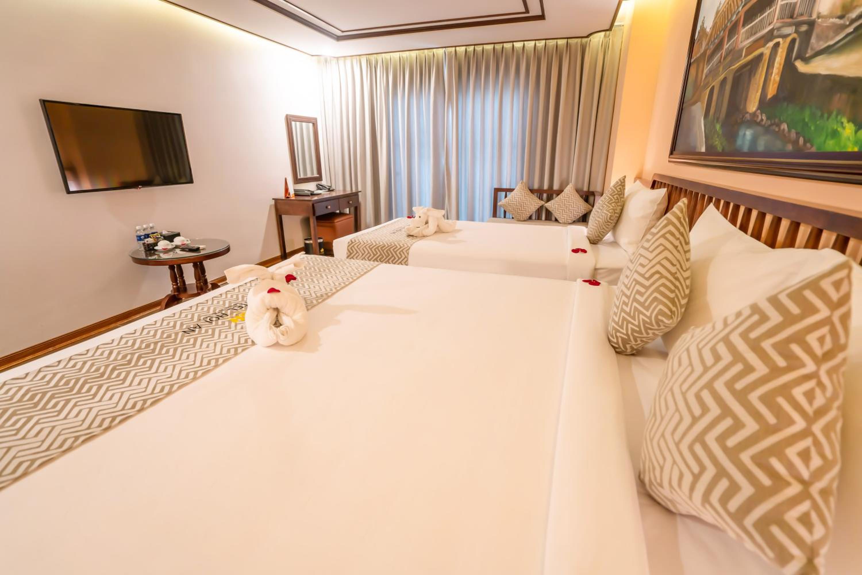 Deluxe Family Room - Photo 3
