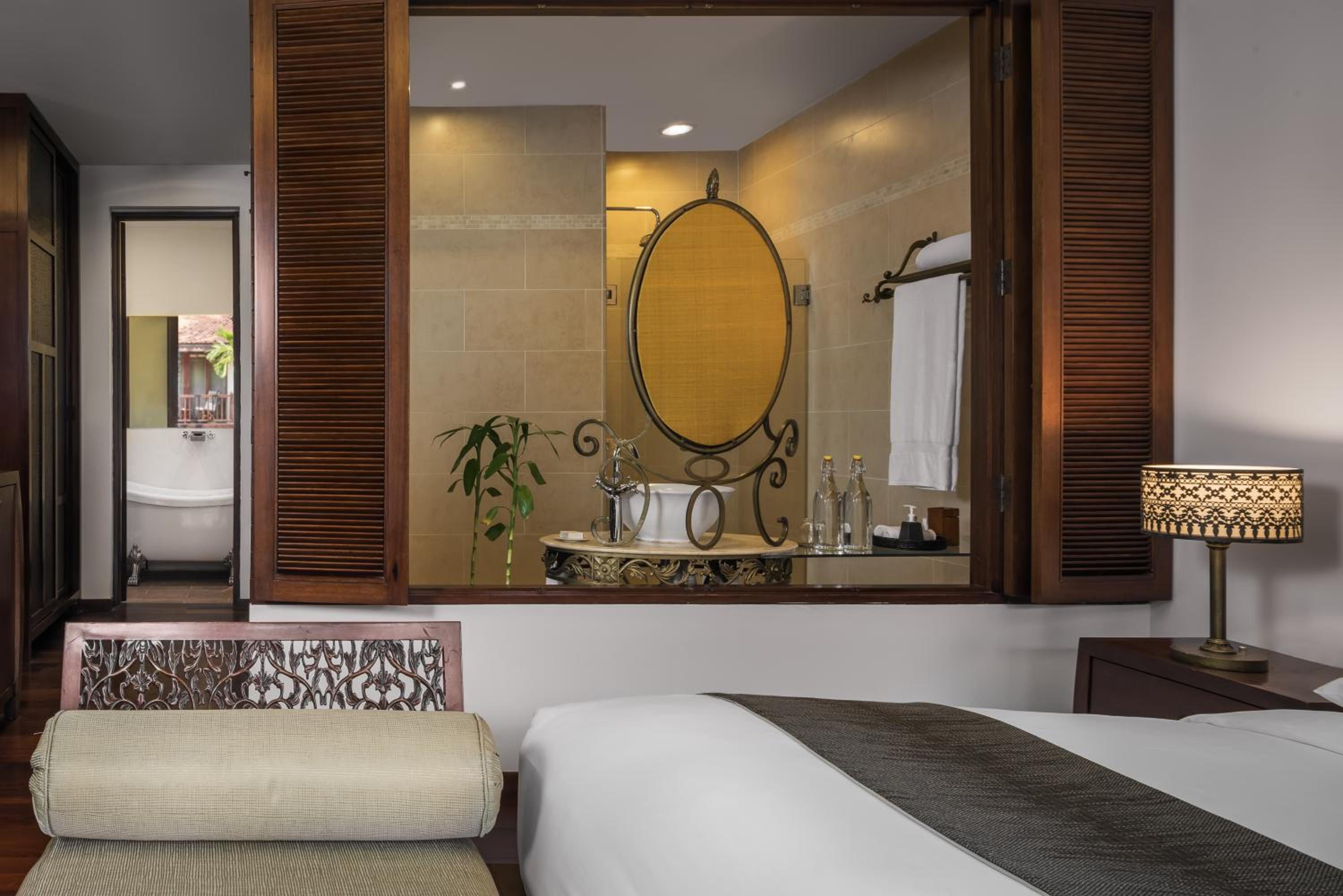 Premier Suite - Photo 8
