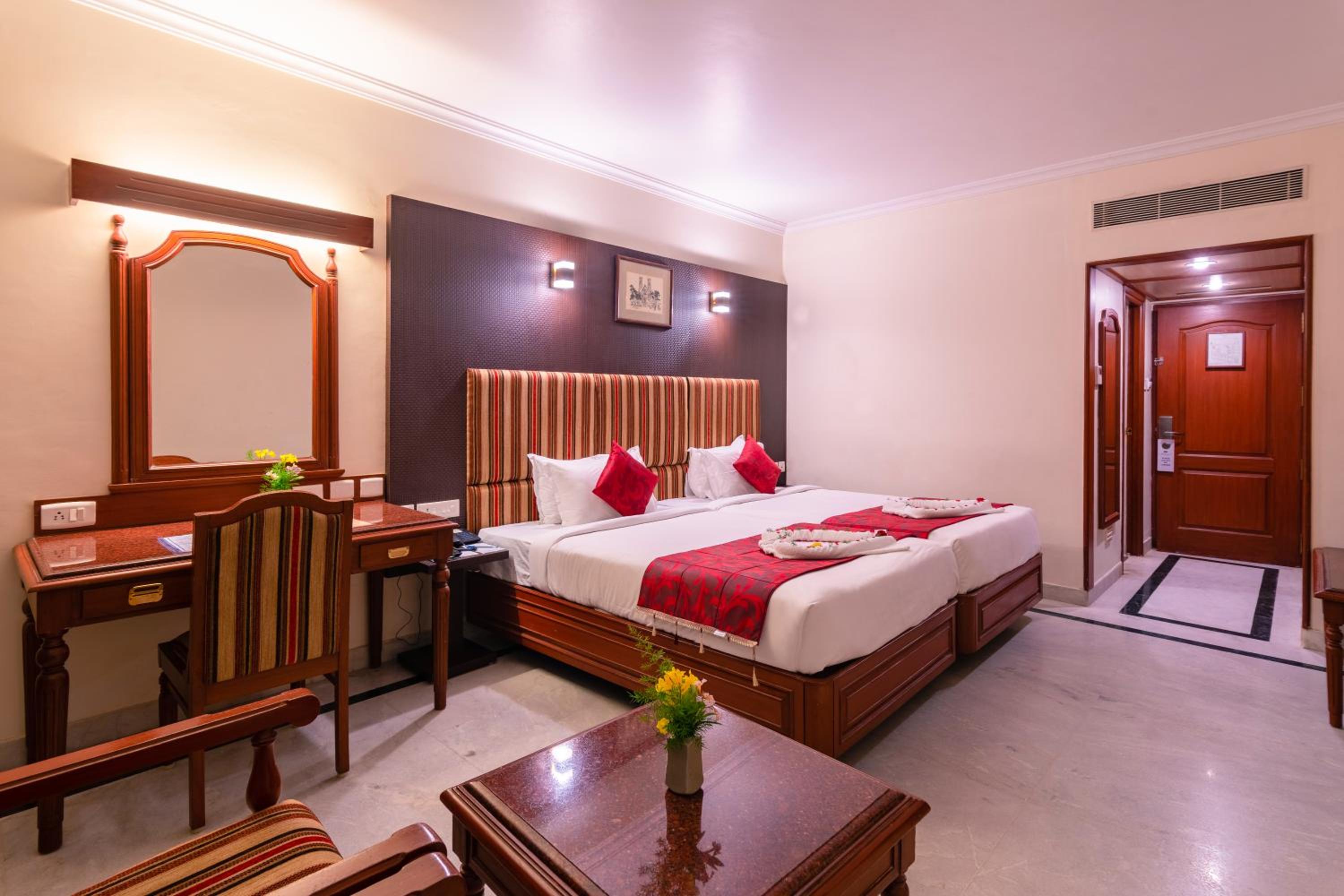 Premium Twin Room - Photo 13