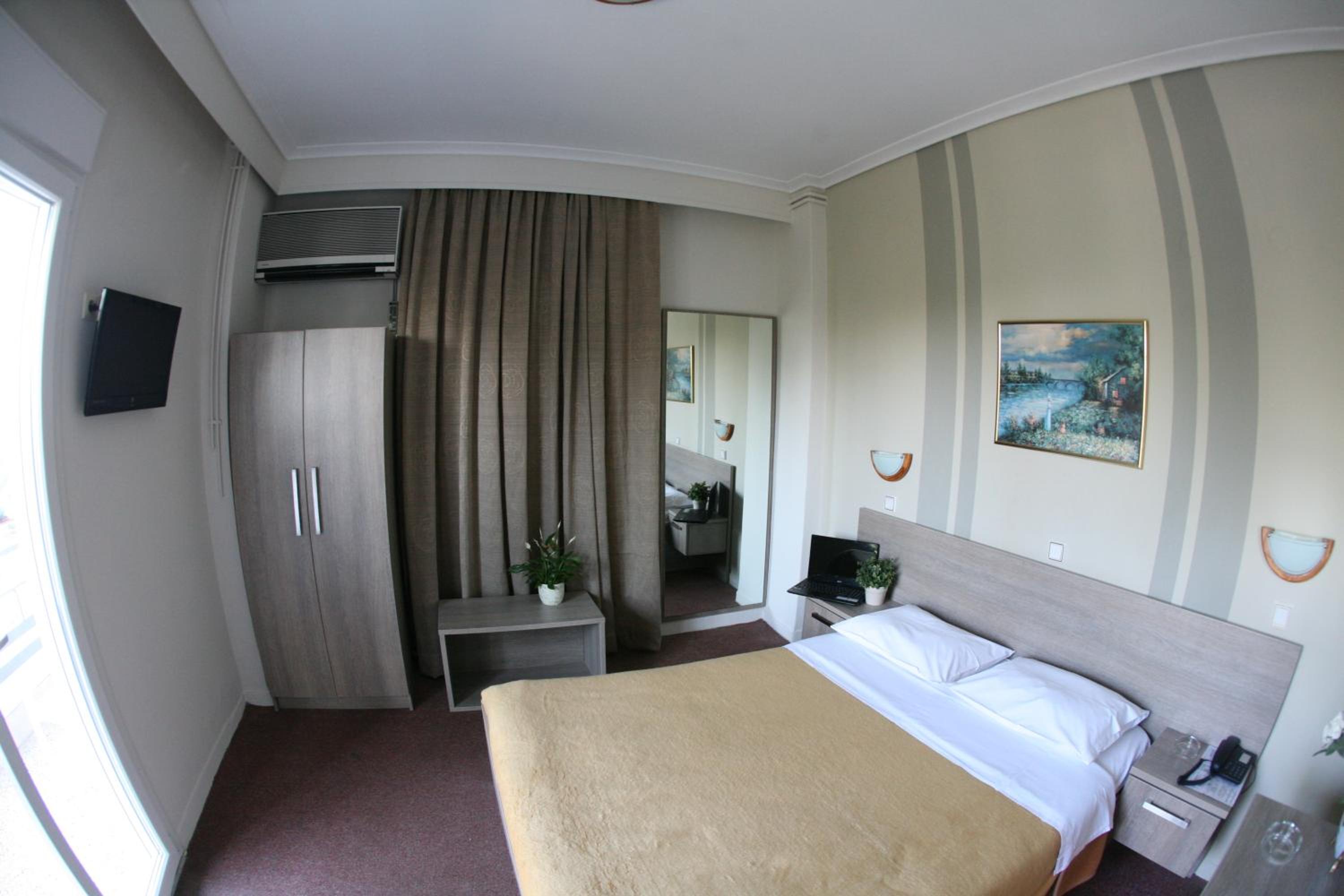 Double or Twin Room - Photo 2