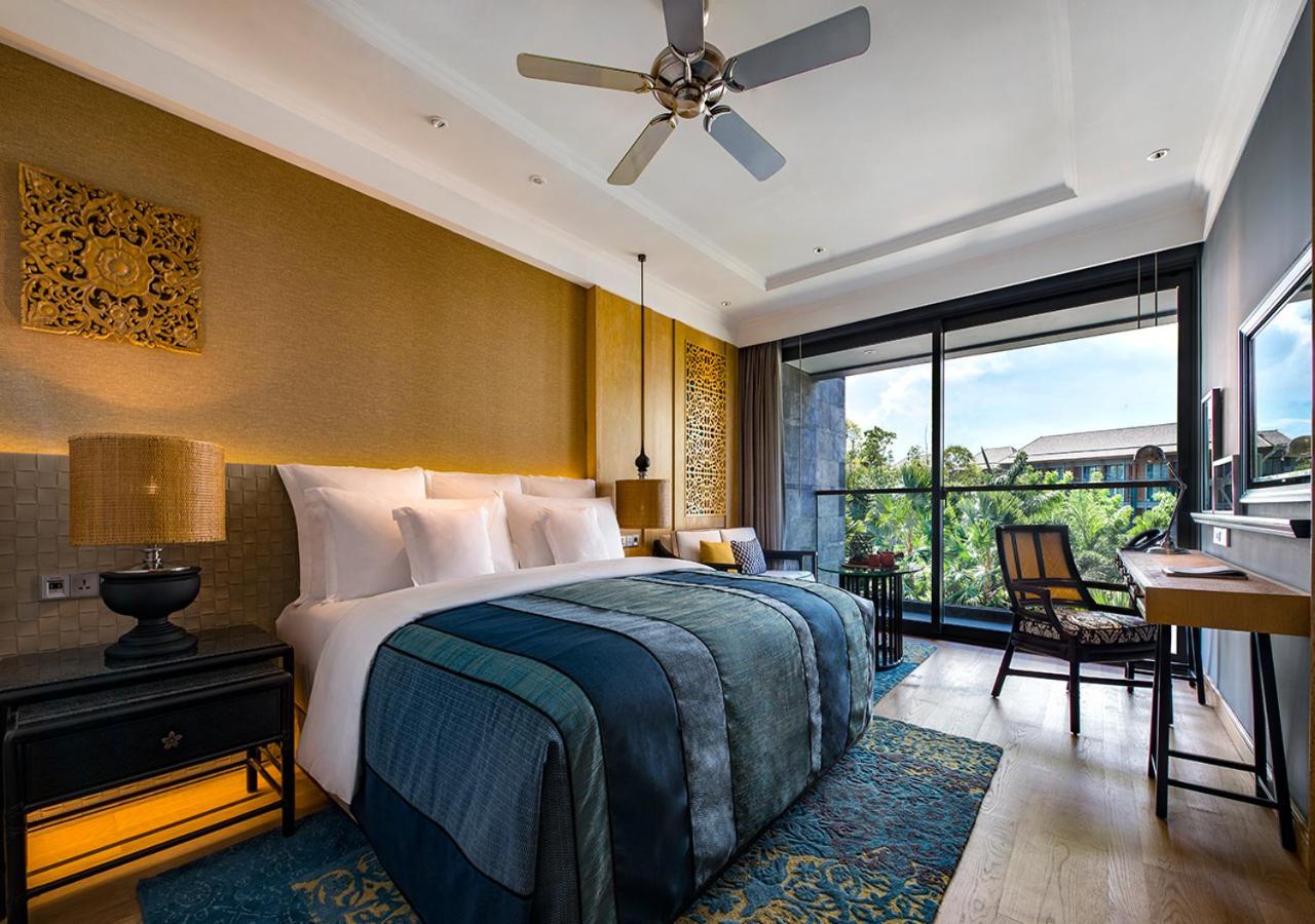 Standard King Room with Garden View
