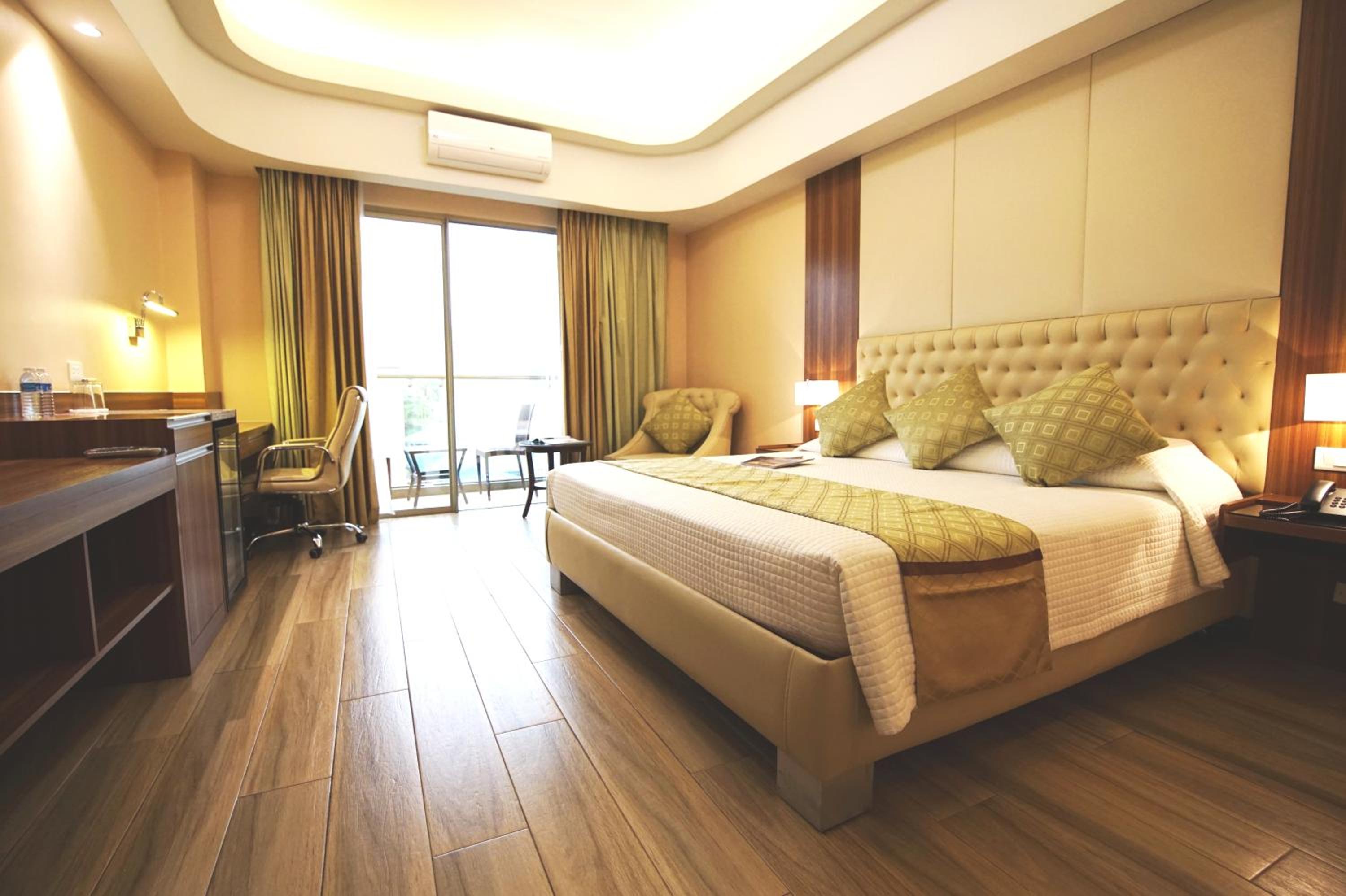 Executive Room - Photo 2