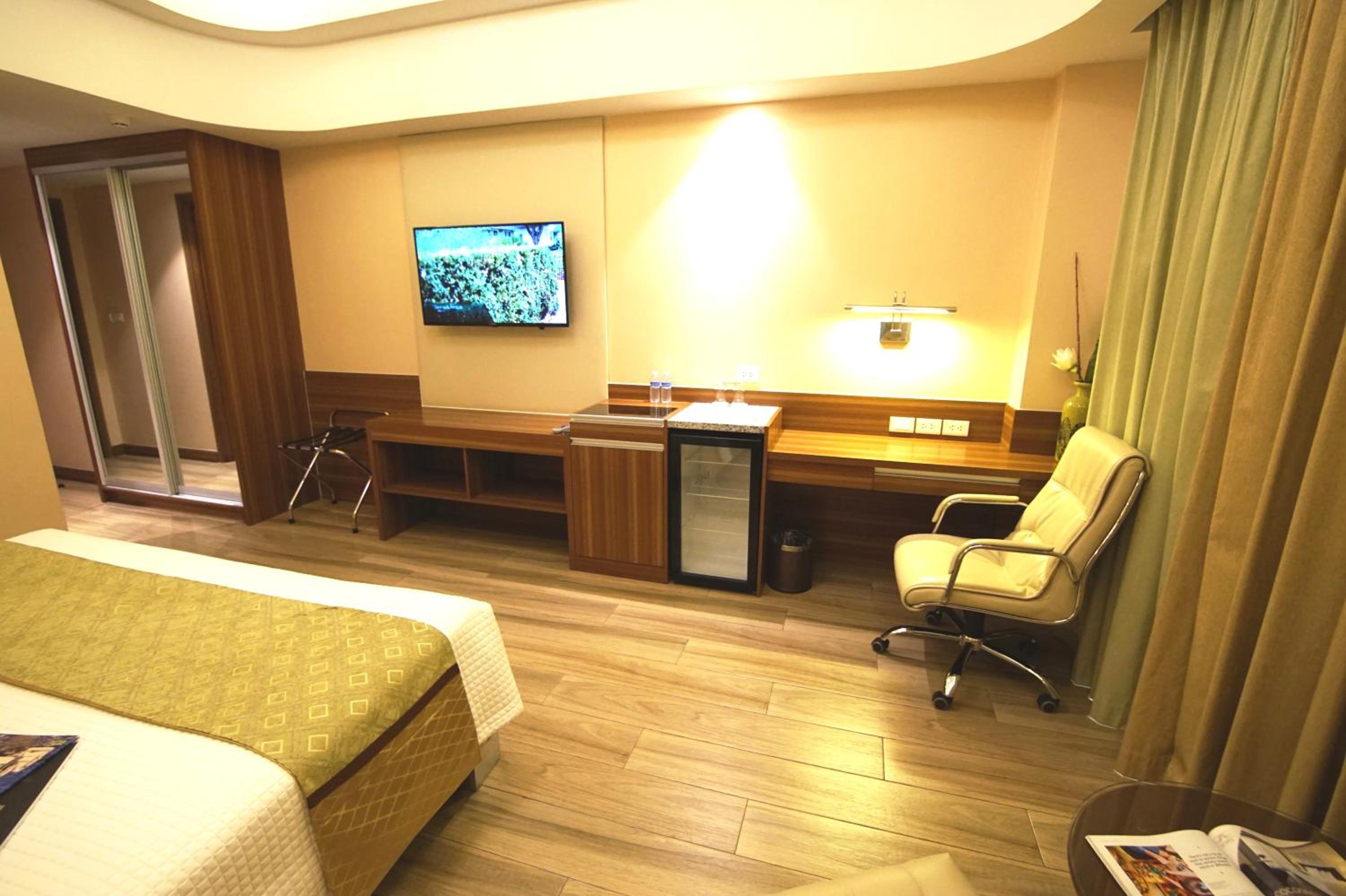 Executive Room - Photo 3