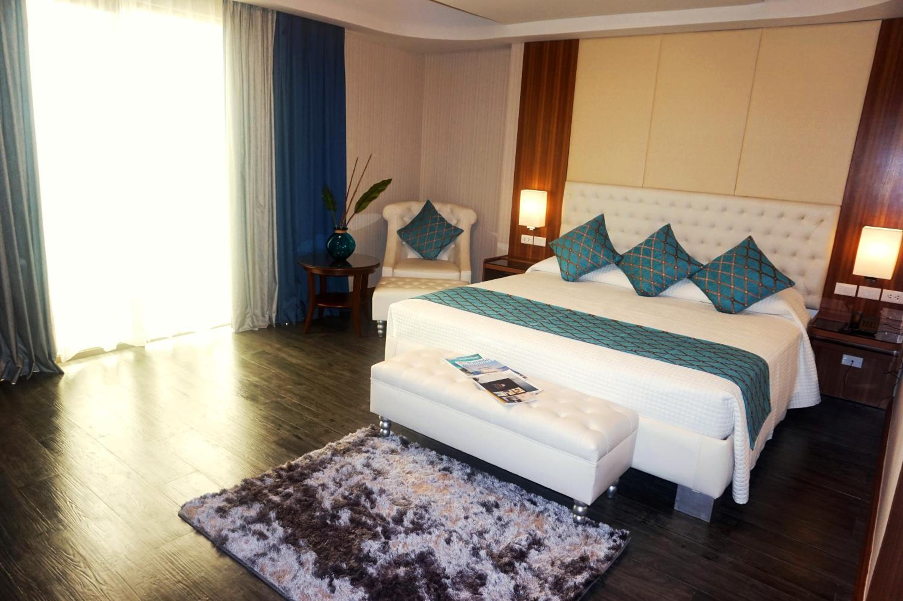 Jacuzzi Suite - Photo 1