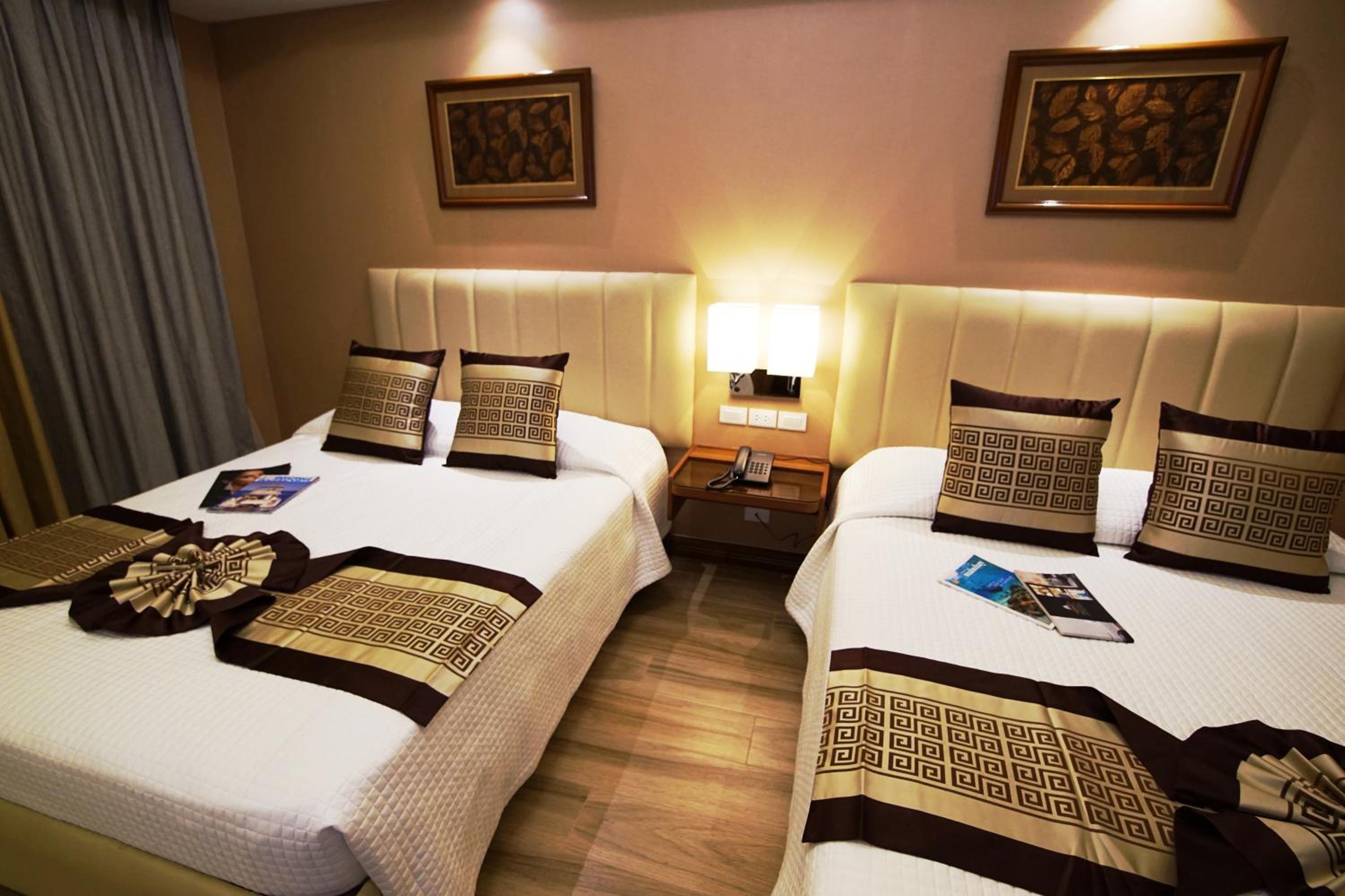 Deluxe Room - Photo 5