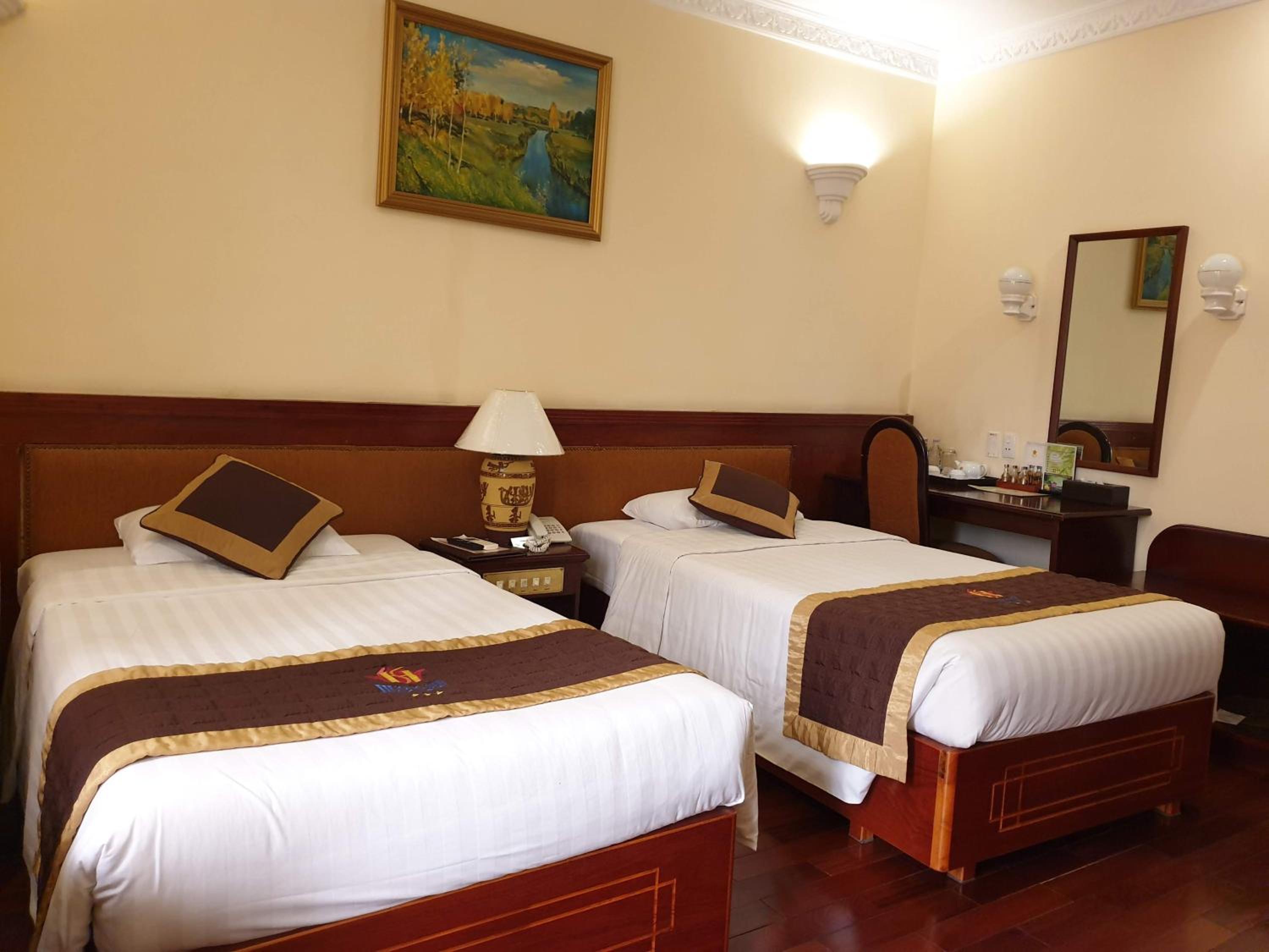 Superior Double or Twin Room (No Window) photo 3
