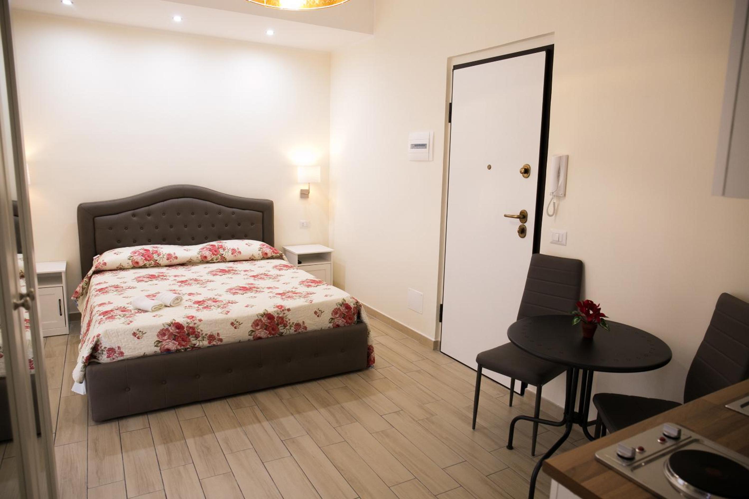 Double Room with Private Bathroom photo 2