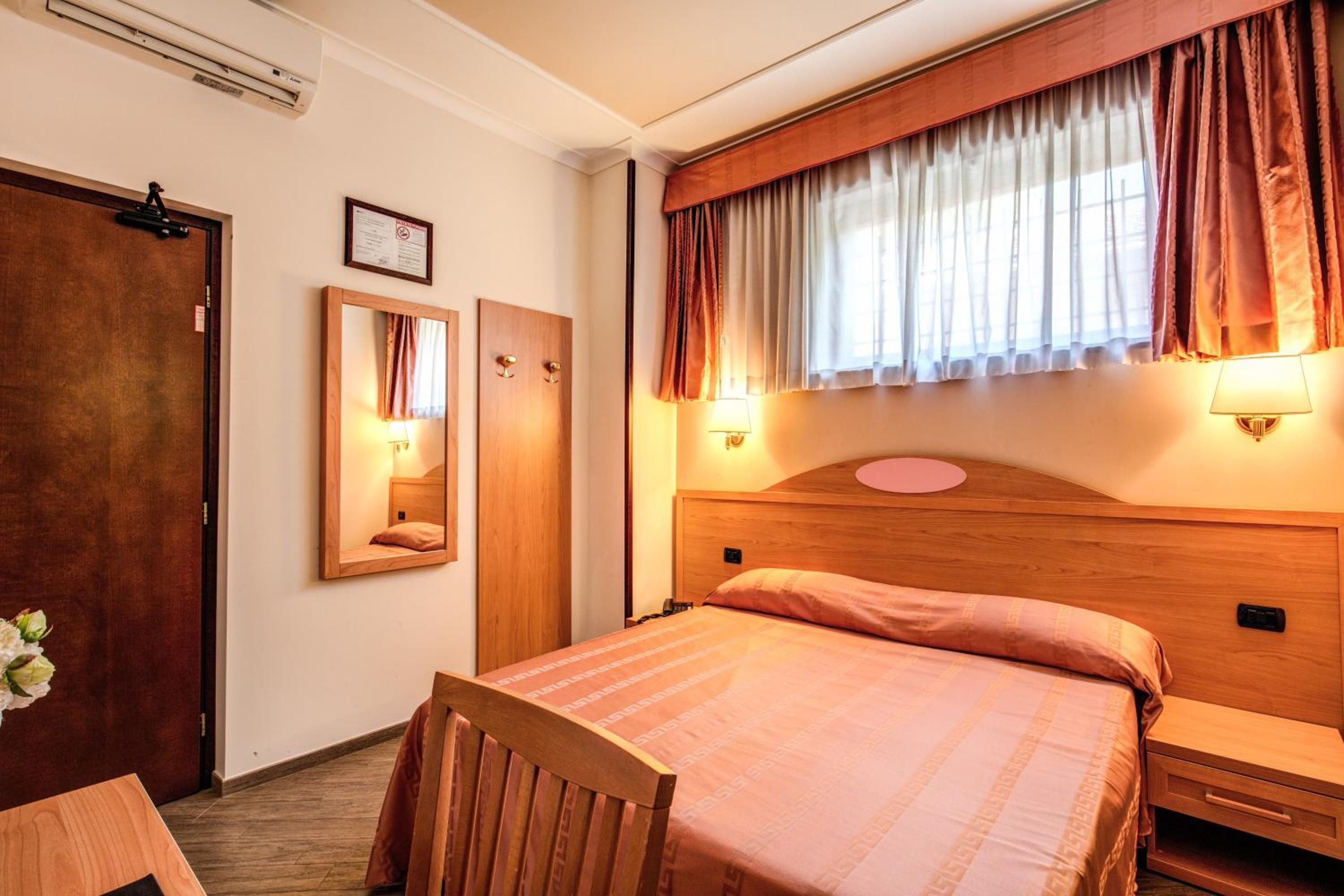 Single Room photo 3