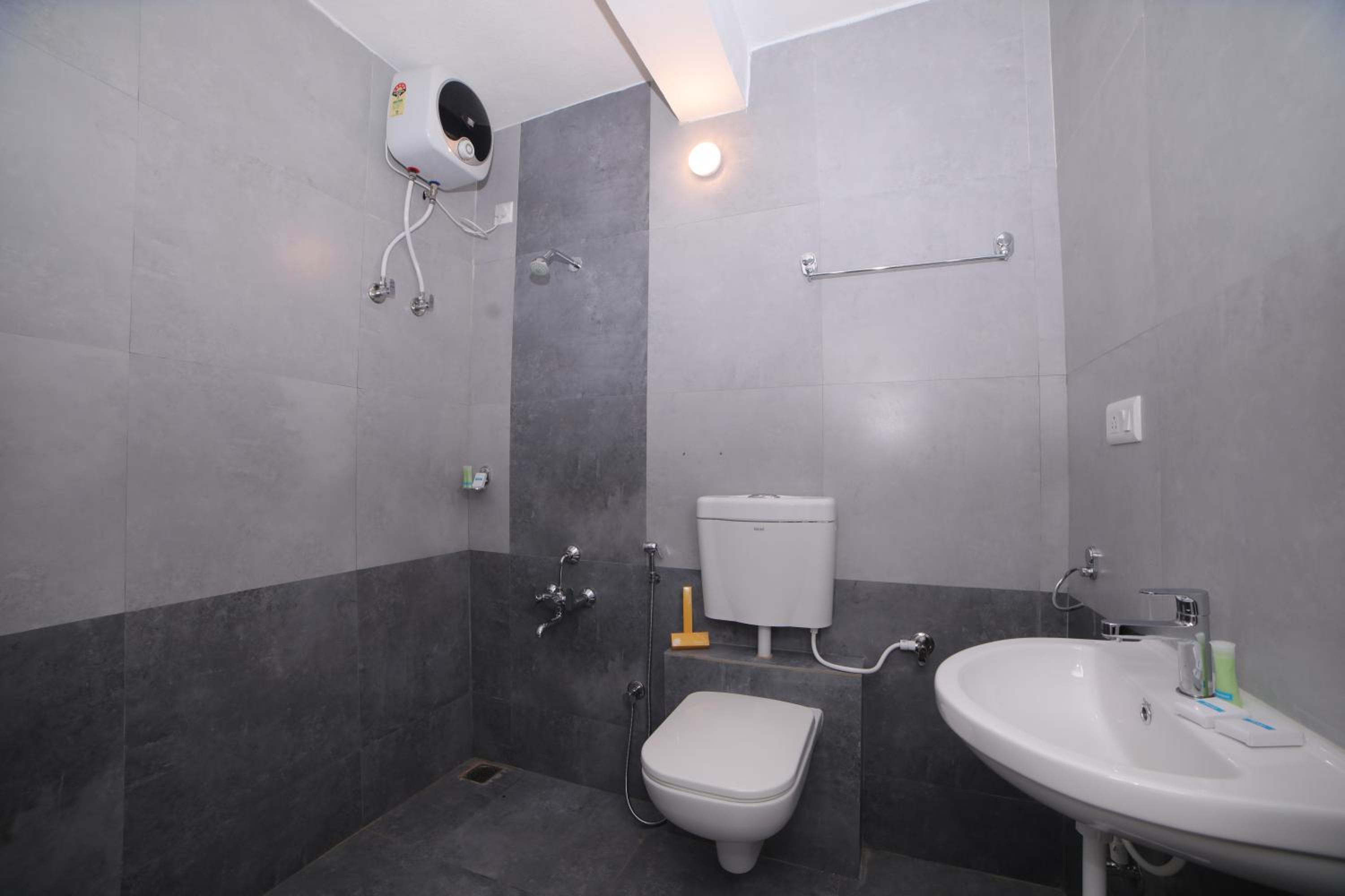 Two-Bedroom Family Apartment - Photo 4