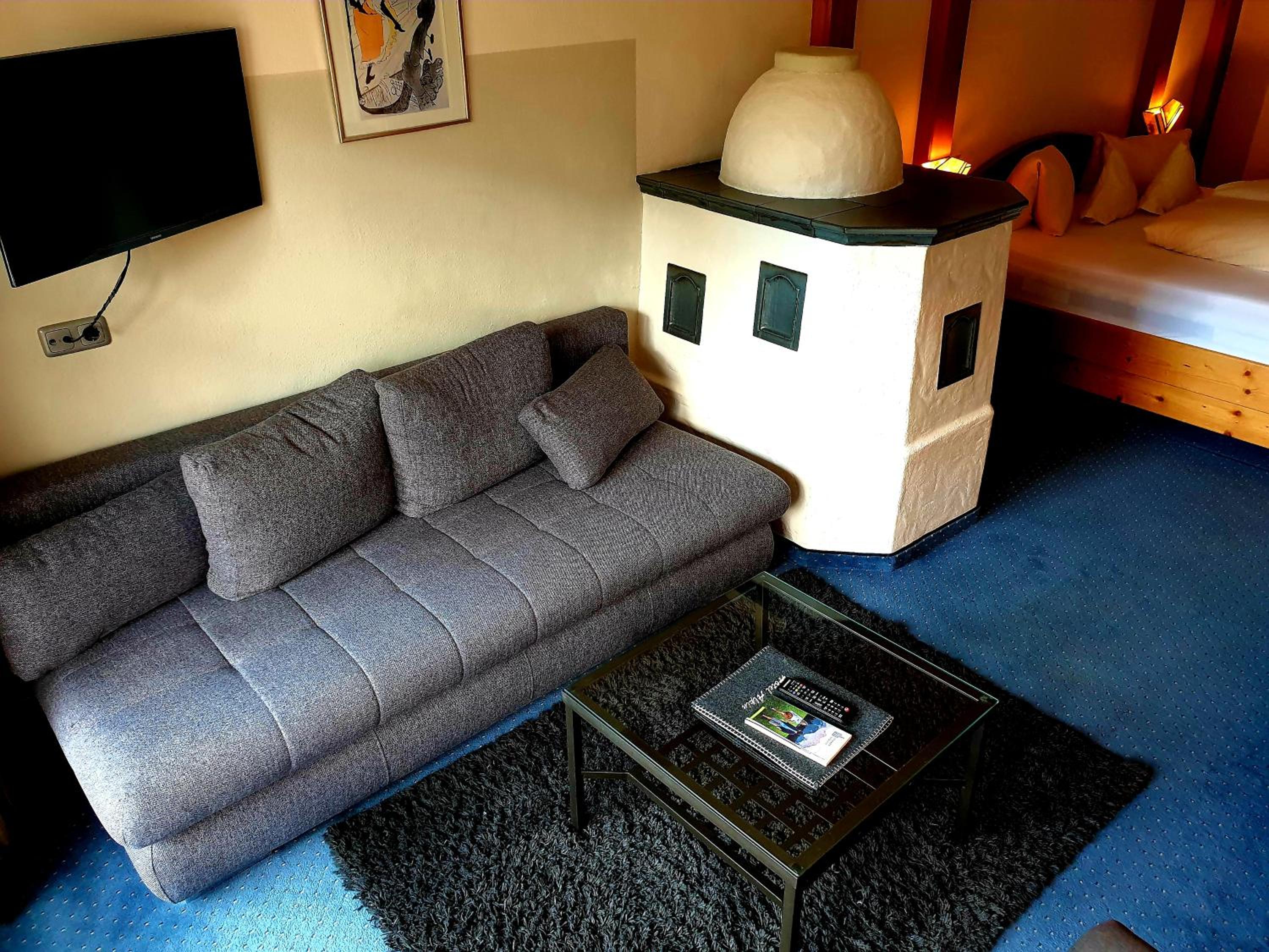 Family Room (2 Adults + 1 Child) - Photo 9
