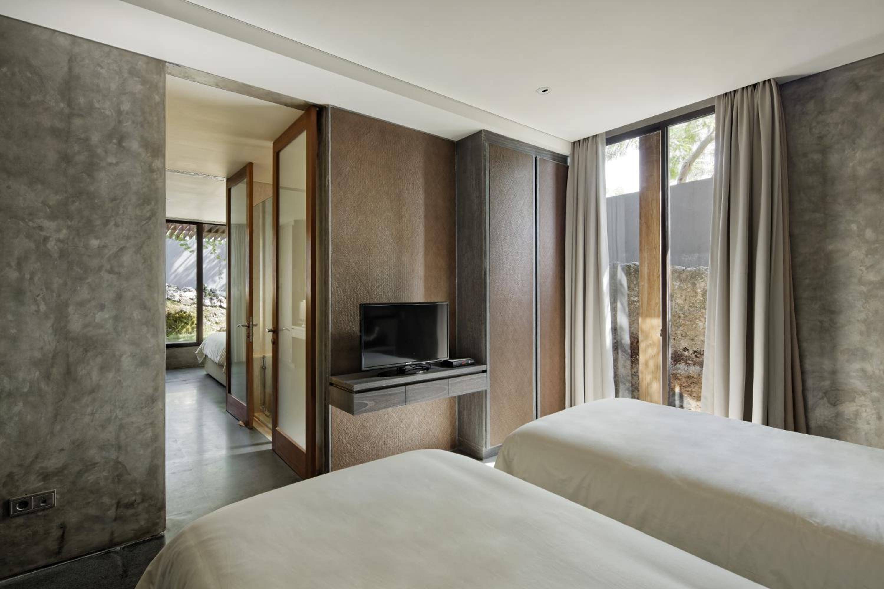 Three-Bedroom Villa - Photo 17