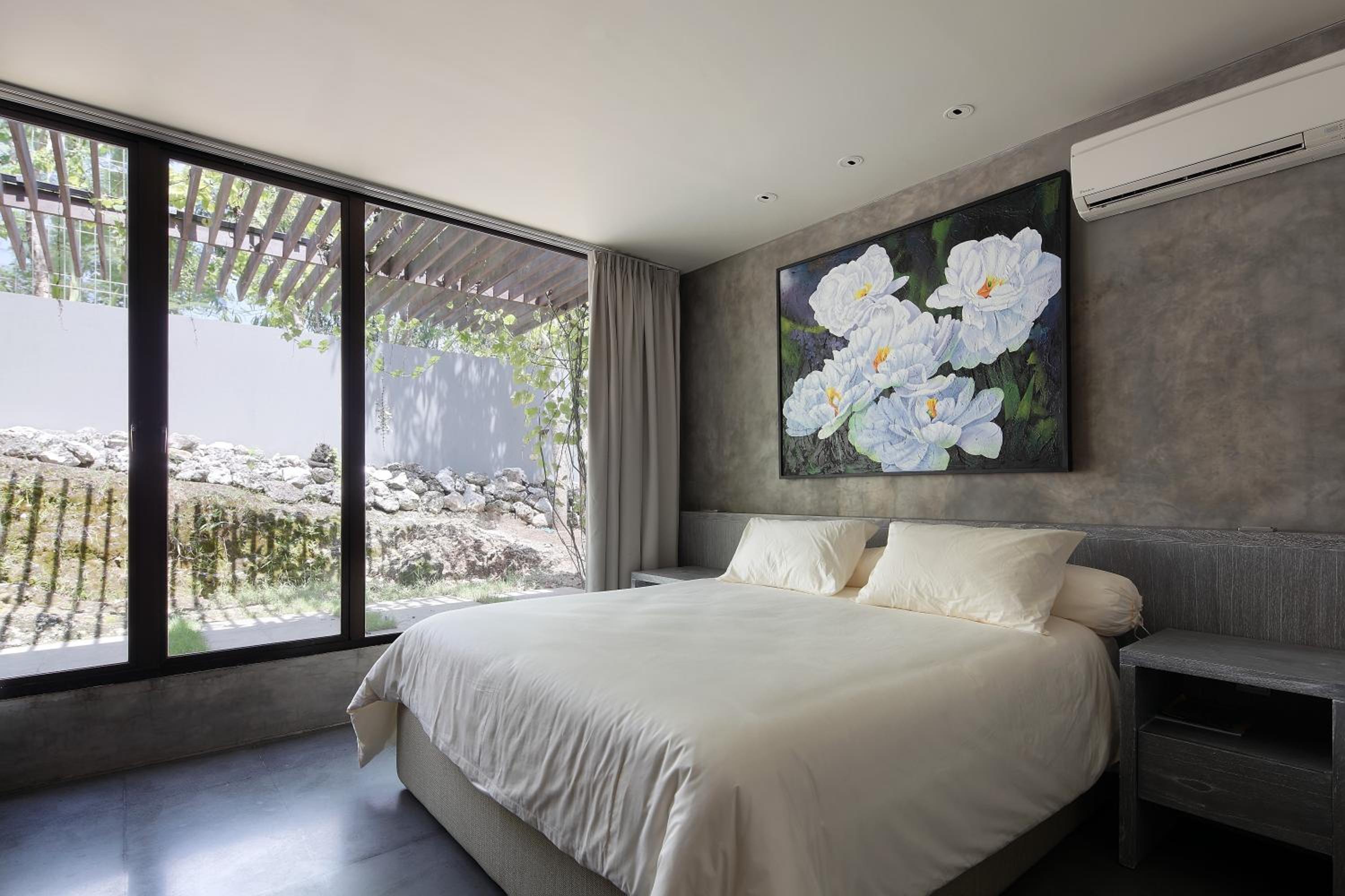 Three-Bedroom Villa - Photo 11