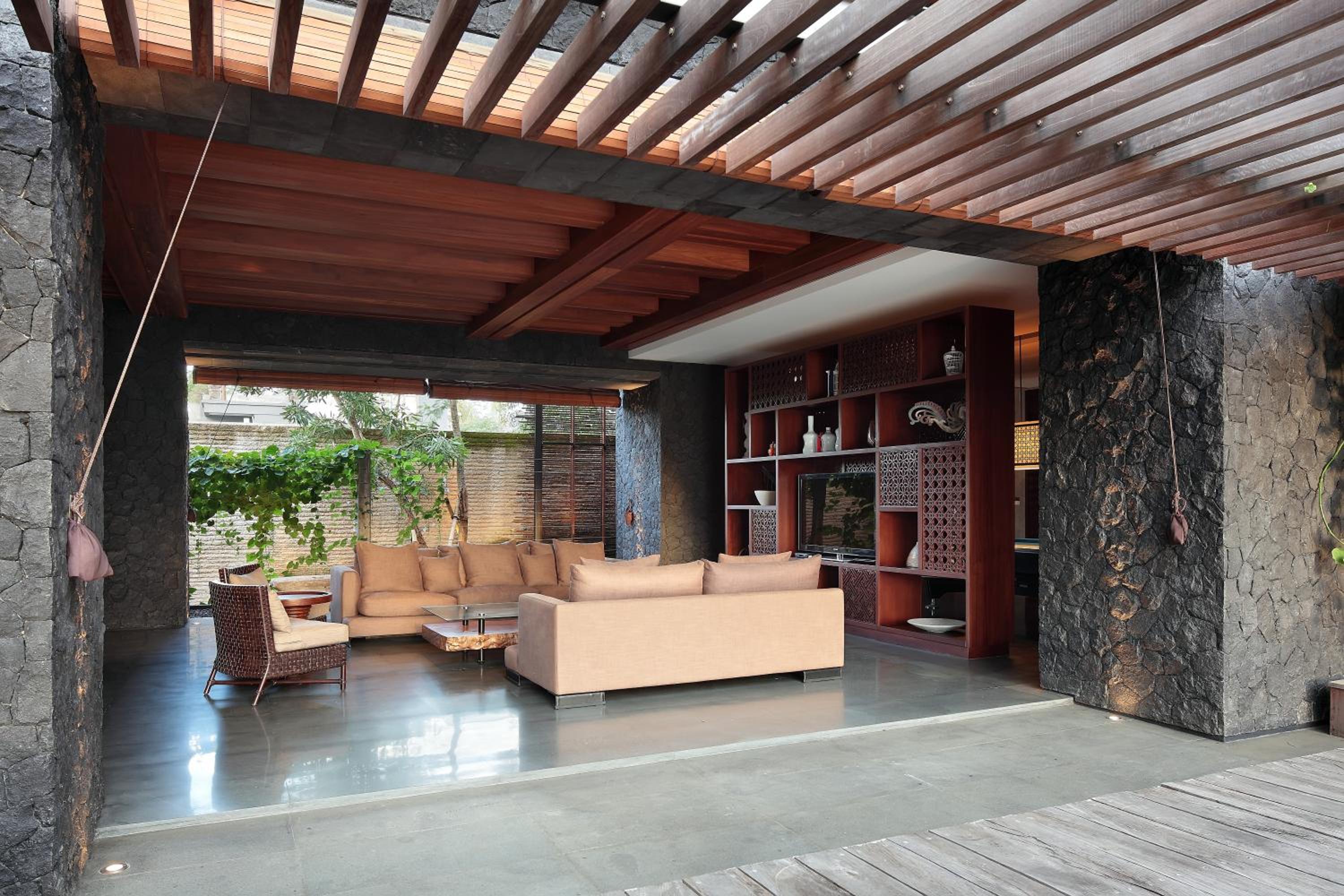 Three-Bedroom Villa - Photo 3