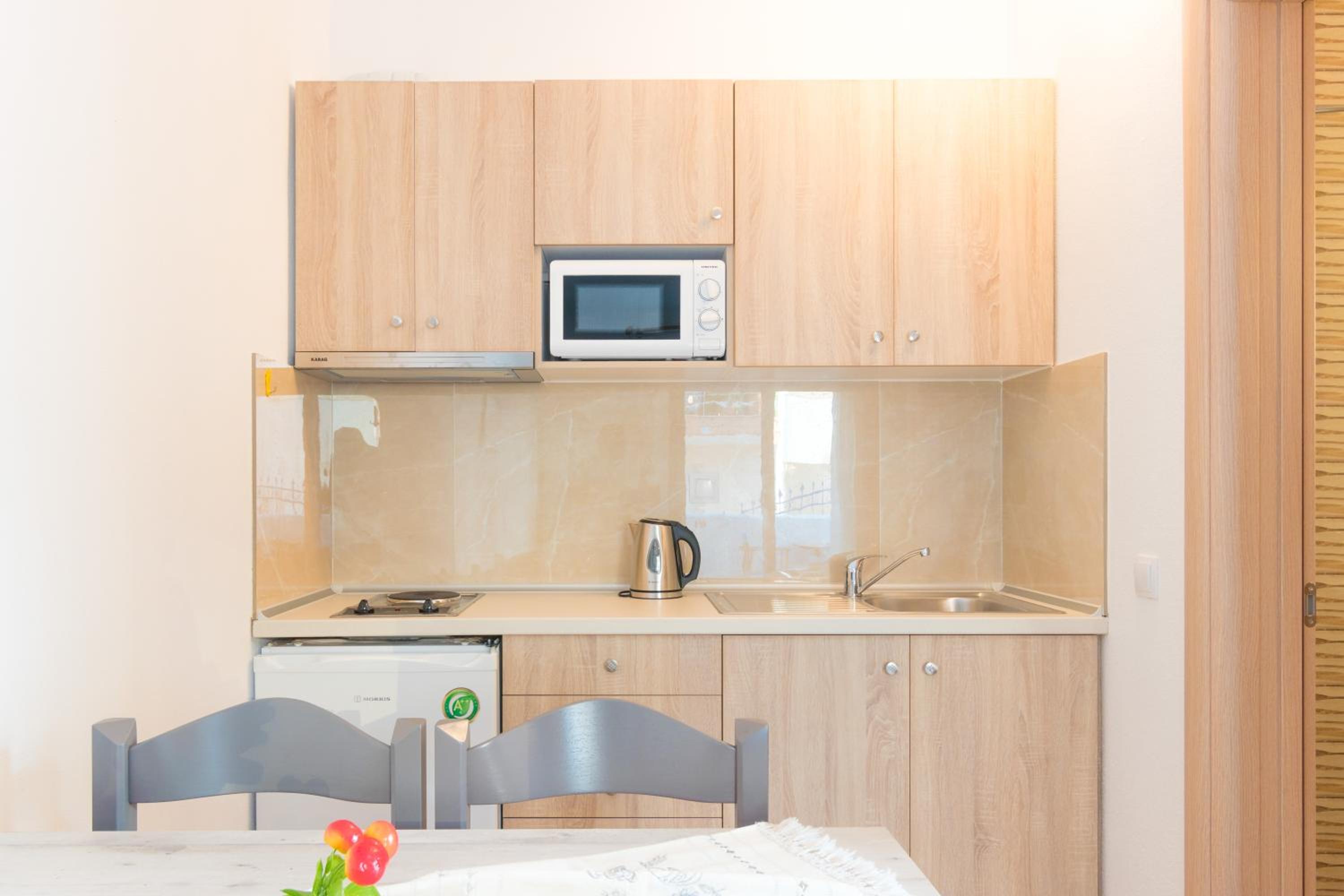 One-Bedroom Apartment - Photo 5