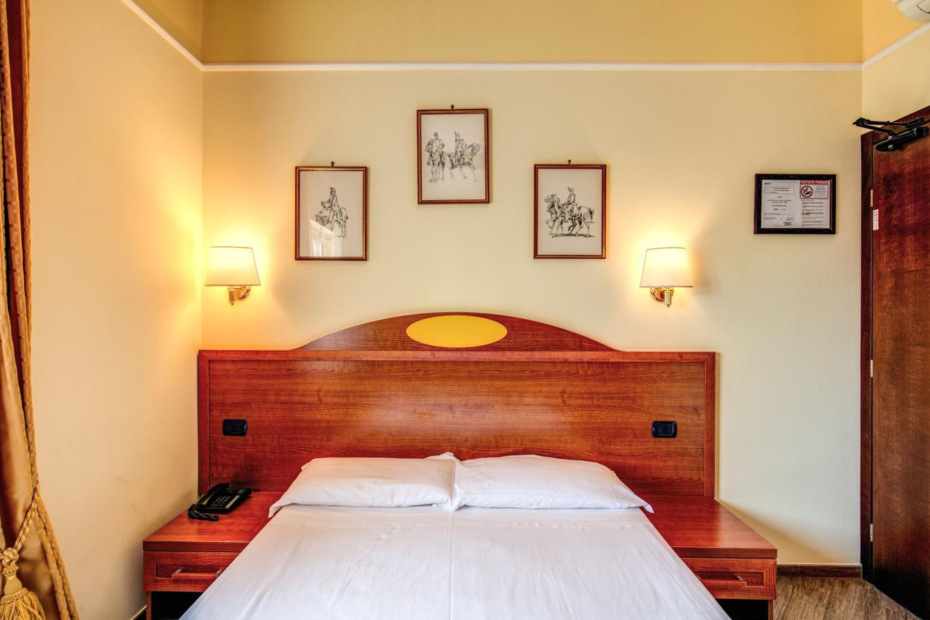 Economy Double Room photo 1